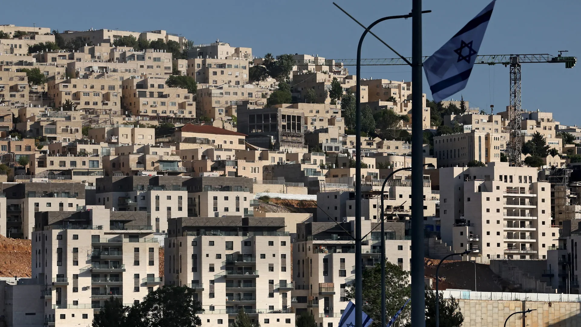 الحكومة الإسرائيلية تقر مخططاً يفصل شمال الضفة الغربية عن جنوبها 