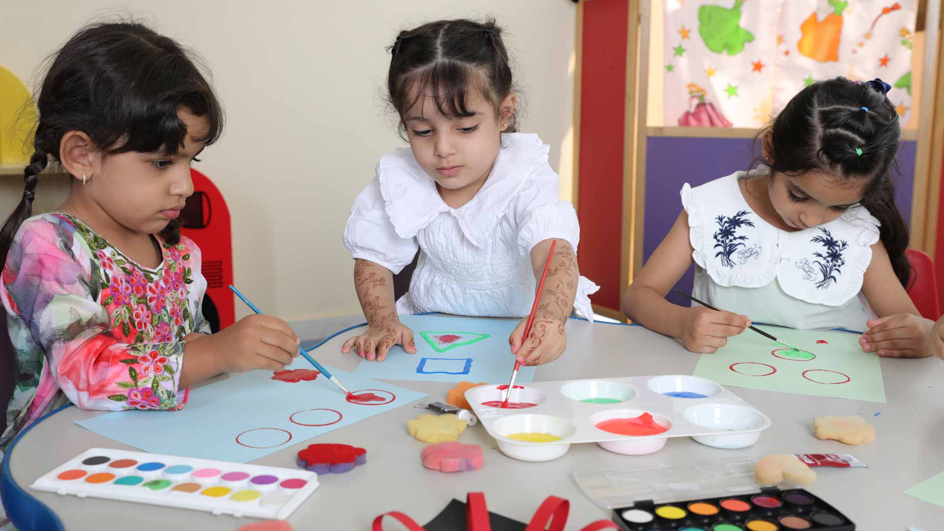 نادي سيدات الشارقة يطلق برنامج "تاله" التعليمي في فروعه الـ 8 