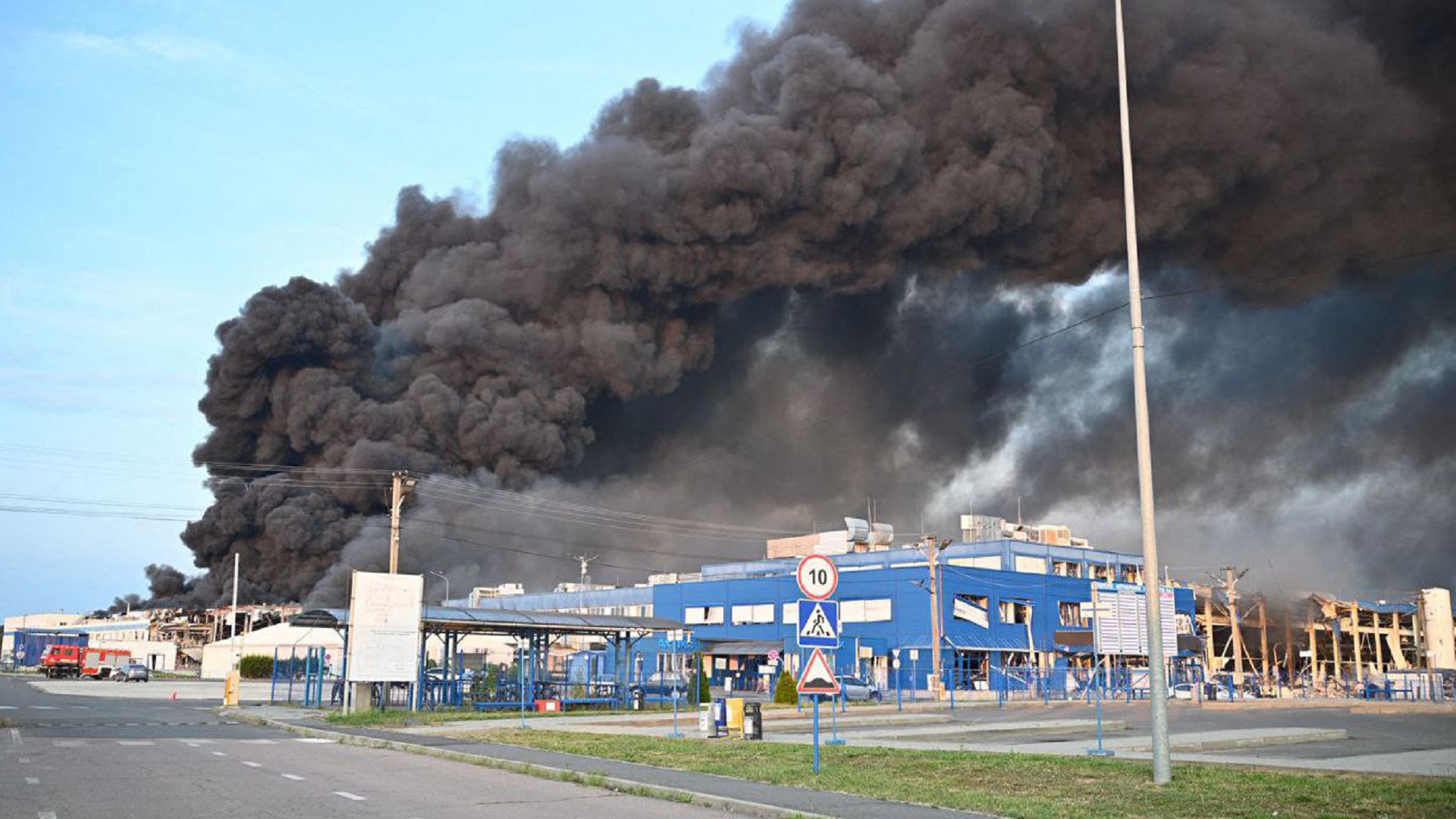 زيلينسكي يشترط ضمانات أمنية غربية للقاء بوتين ولافروف يحذر  