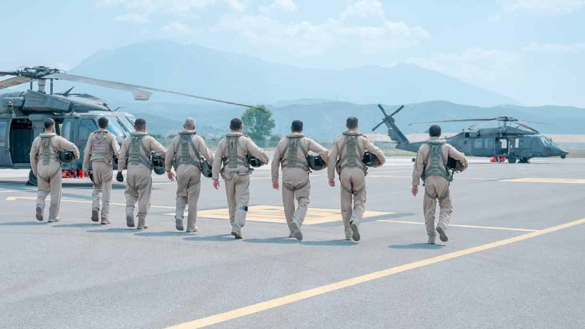 فريق الإنقاذ الإماراتي يواصل عمليات إخماد حرائق الغابات في ألبانيا 