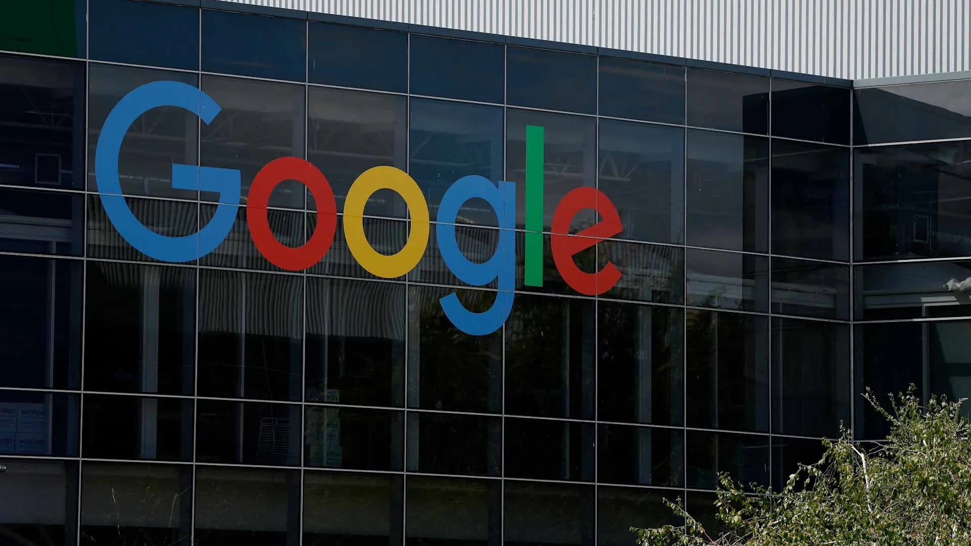 من بحث إلى حوار... غوغل تُطلق تجربة ذكاء ثورية في الدول العربية 