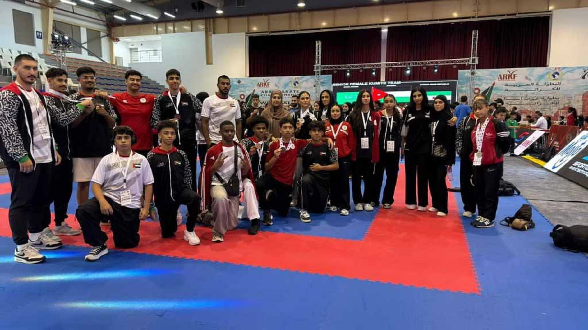منتخب الإمارات للكاراتيه يحصد 12ميدالية في البطولة العربية بالأردن 