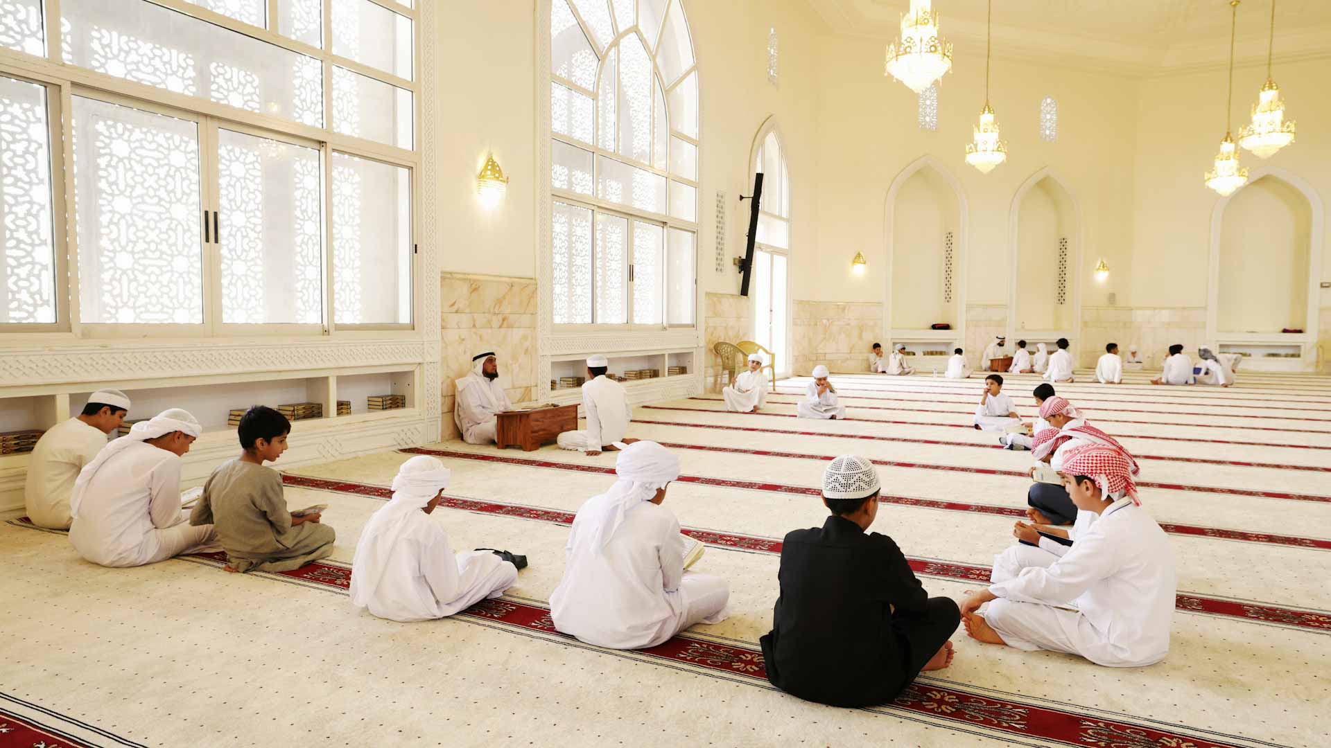 "إسلامية الشارقة" تختتم برامجها الصيفية بتجارب تربوية رائدة 