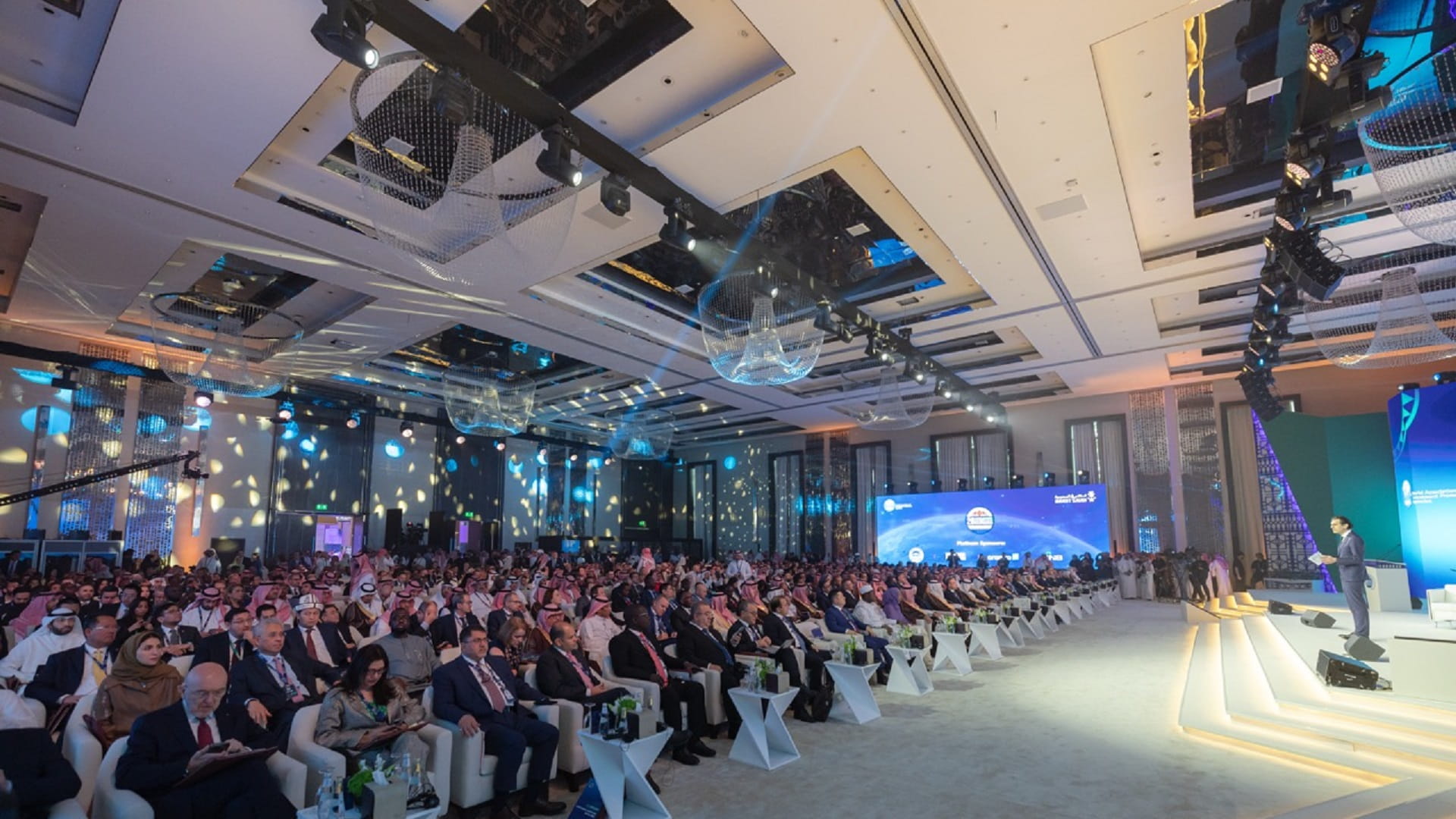 منتدى الشارقة للاستثمار2025 ينطلق 22 أكتوبر لبحث التحديات العالمية 