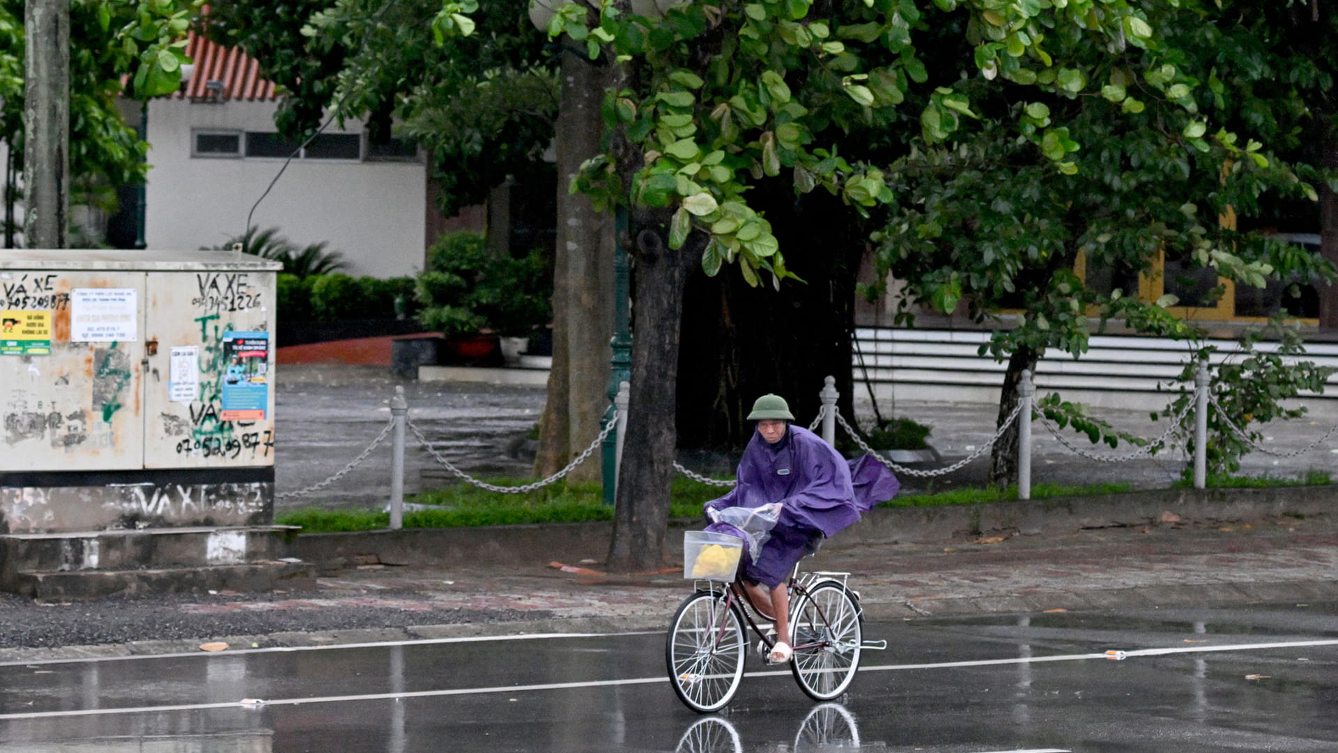 مع تقدم إعصار كاجيكي.. فيتنام تجلي الآلاف والصين تغلق مدينة سياحية 