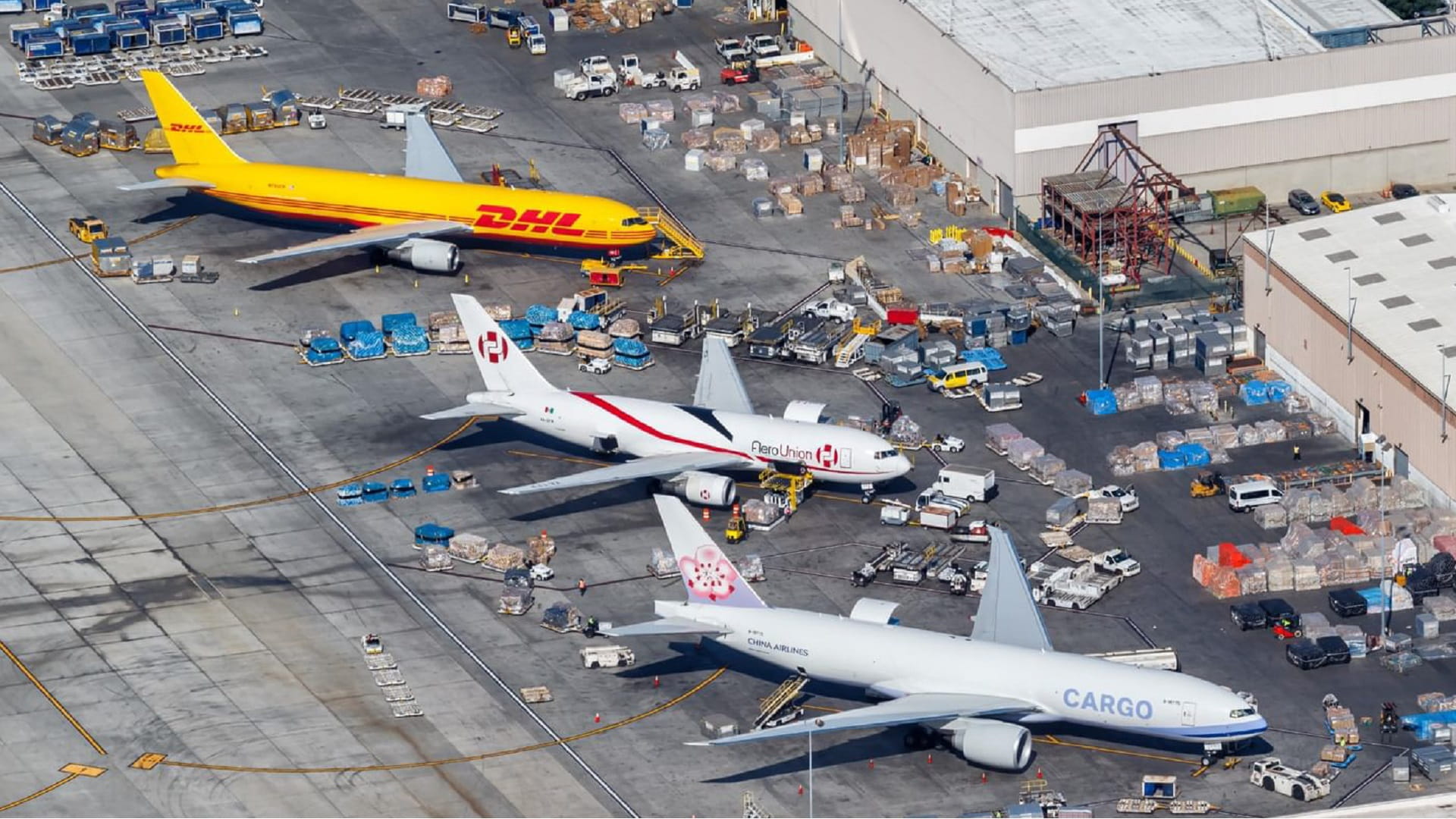 25 countries suspend postal services to US over tariff