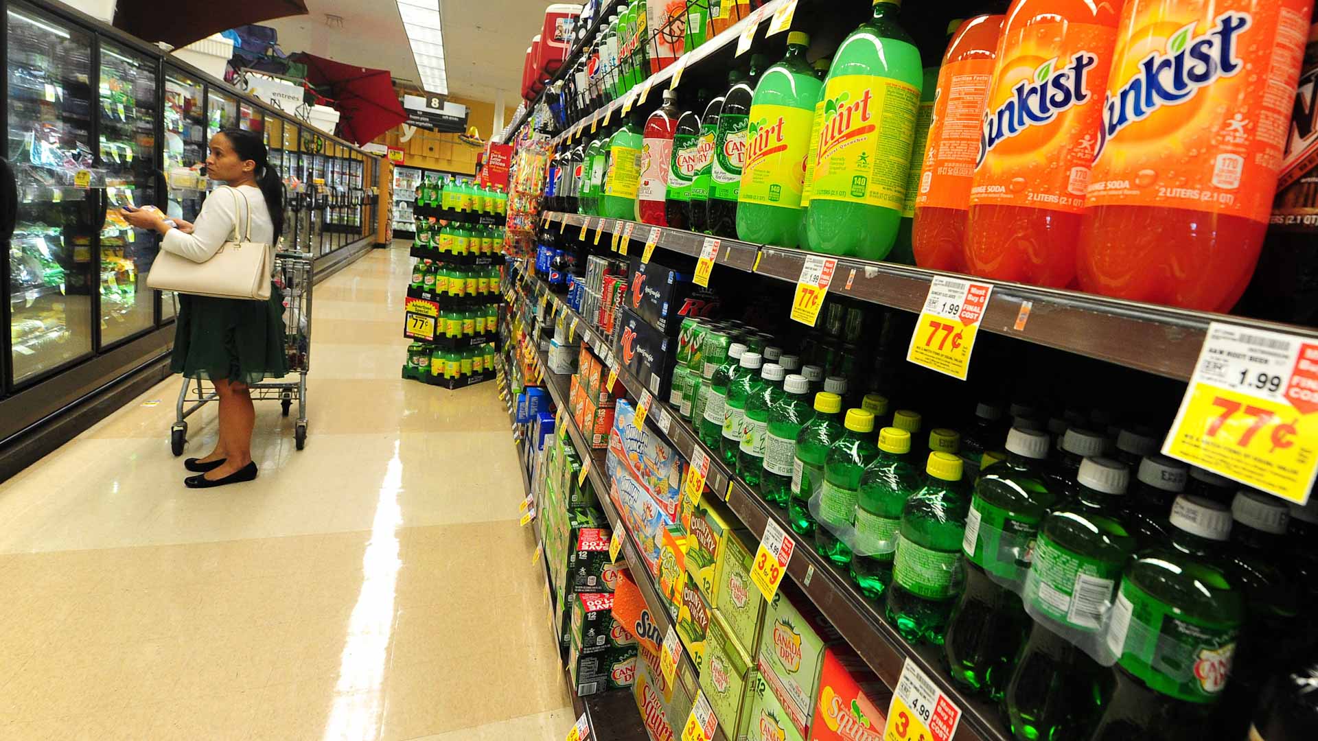 دراسة: المشروبات الغازية قد تسرّع الصلع لدى الرجال 