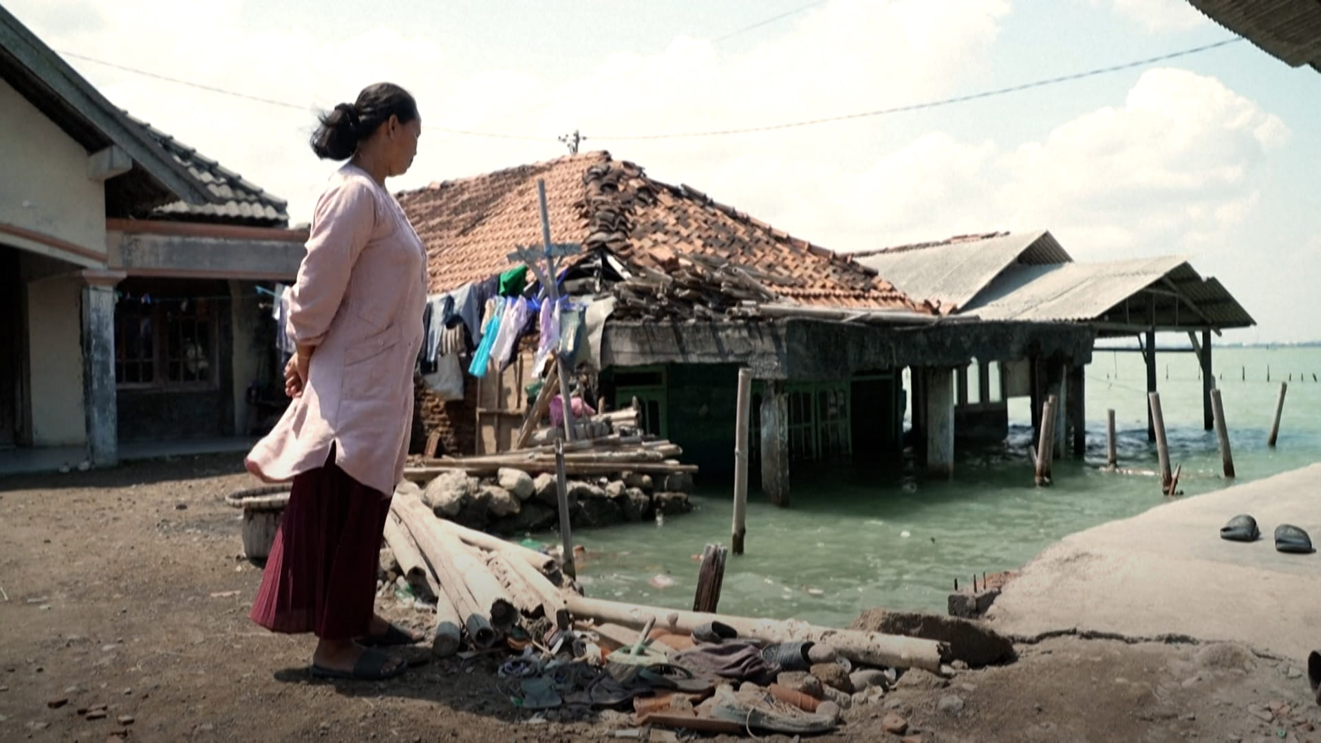 بـ 80 مليار دولار.. إندونيسيا تنوي بناء جدار لإنقاذ جاوة من الغرق  