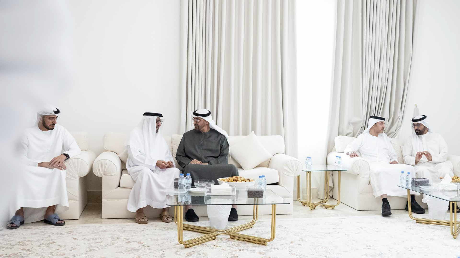 رئيس الدولة يعزي في وفاة والدة الذيب علي الكتبي 