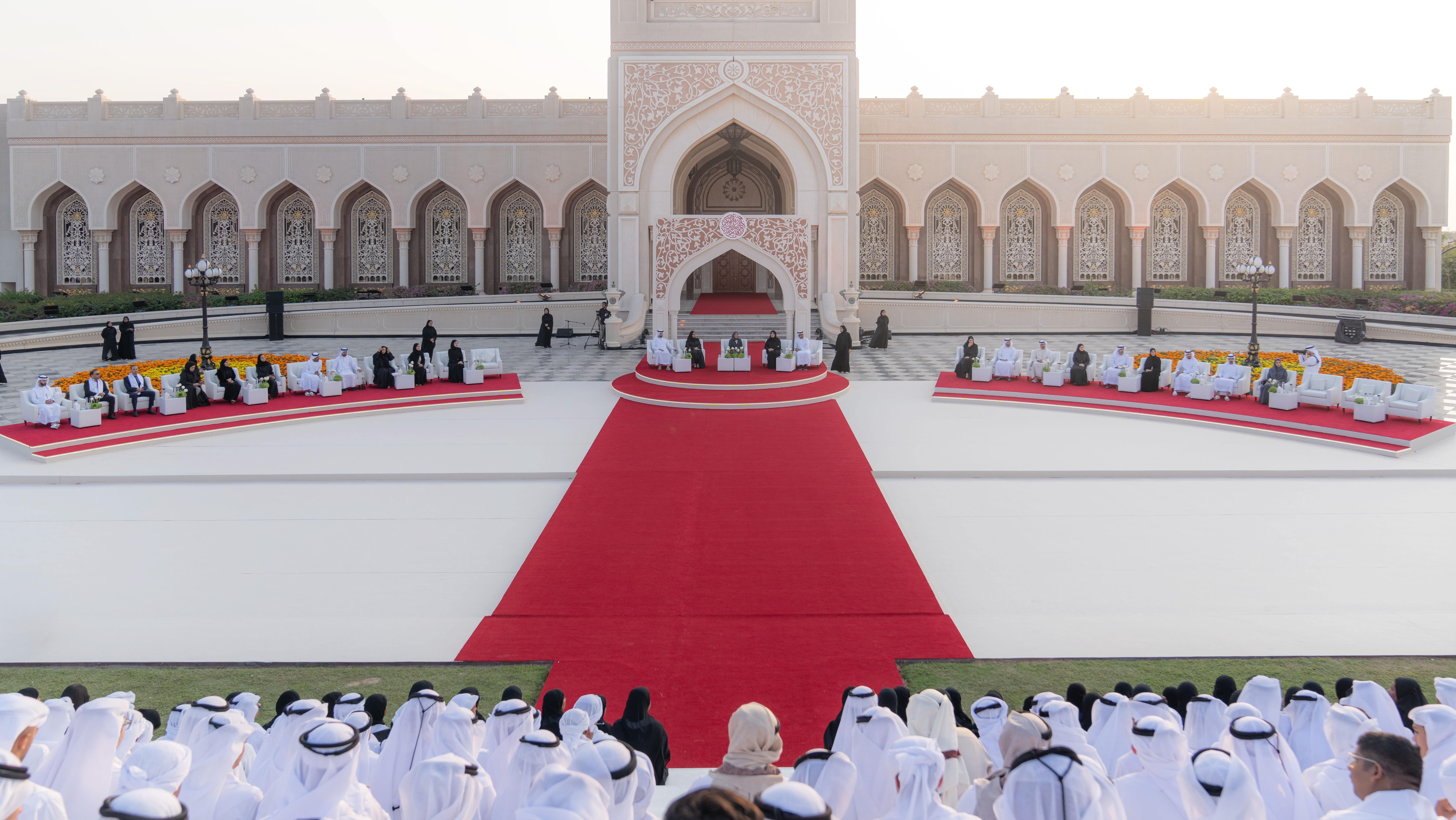 جواهر القاسمي تشهد تكريم الفائزين بجائزة الشيخ سلطان لطاقات الشباب