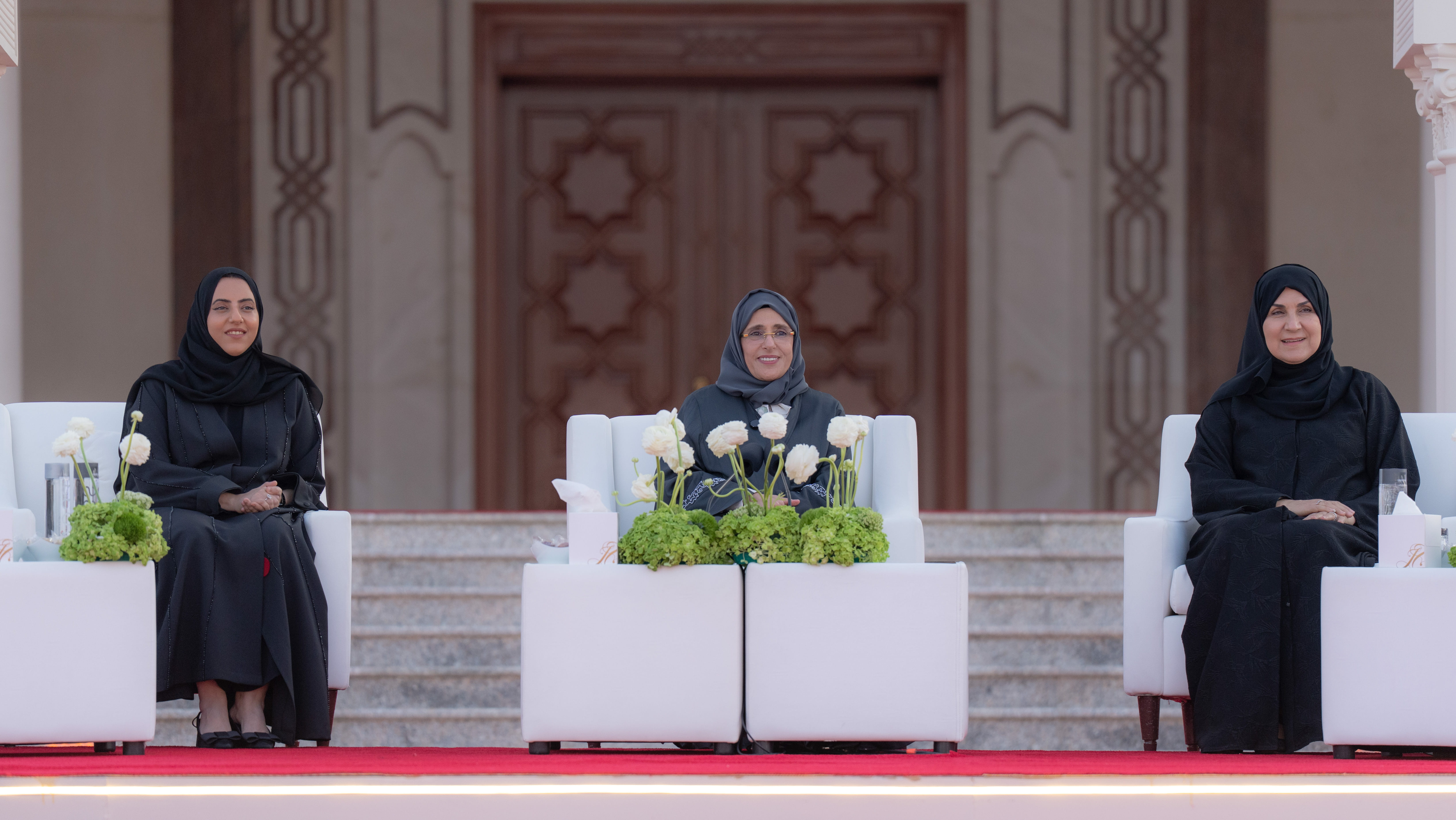 جواهر القاسمي تشهد تكريم الفائزين بجائزة الشيخ سلطان لطاقات الشباب