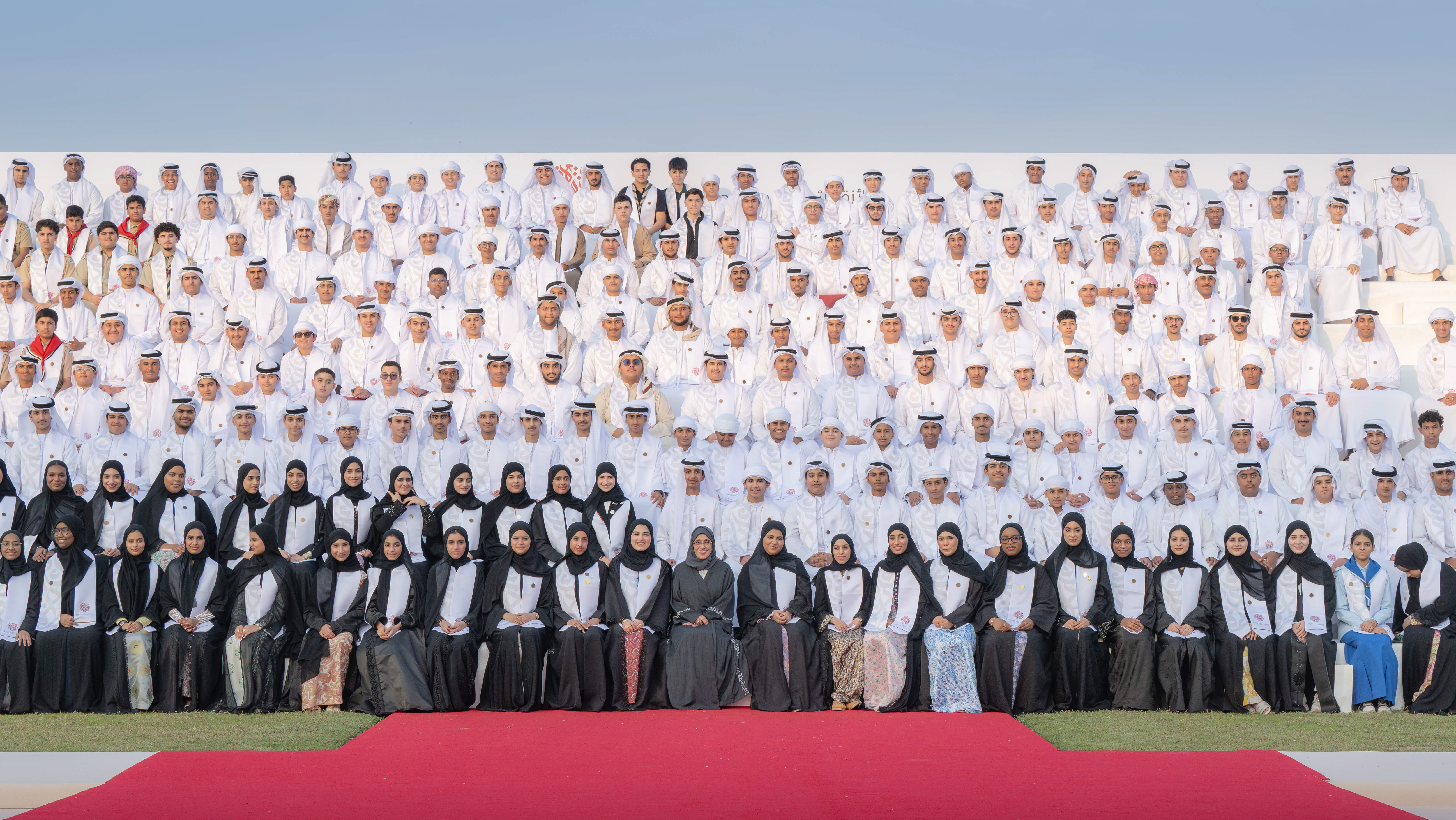 جواهر القاسمي تشهد تكريم الفائزين بجائزة الشيخ سلطان لطاقات الشباب