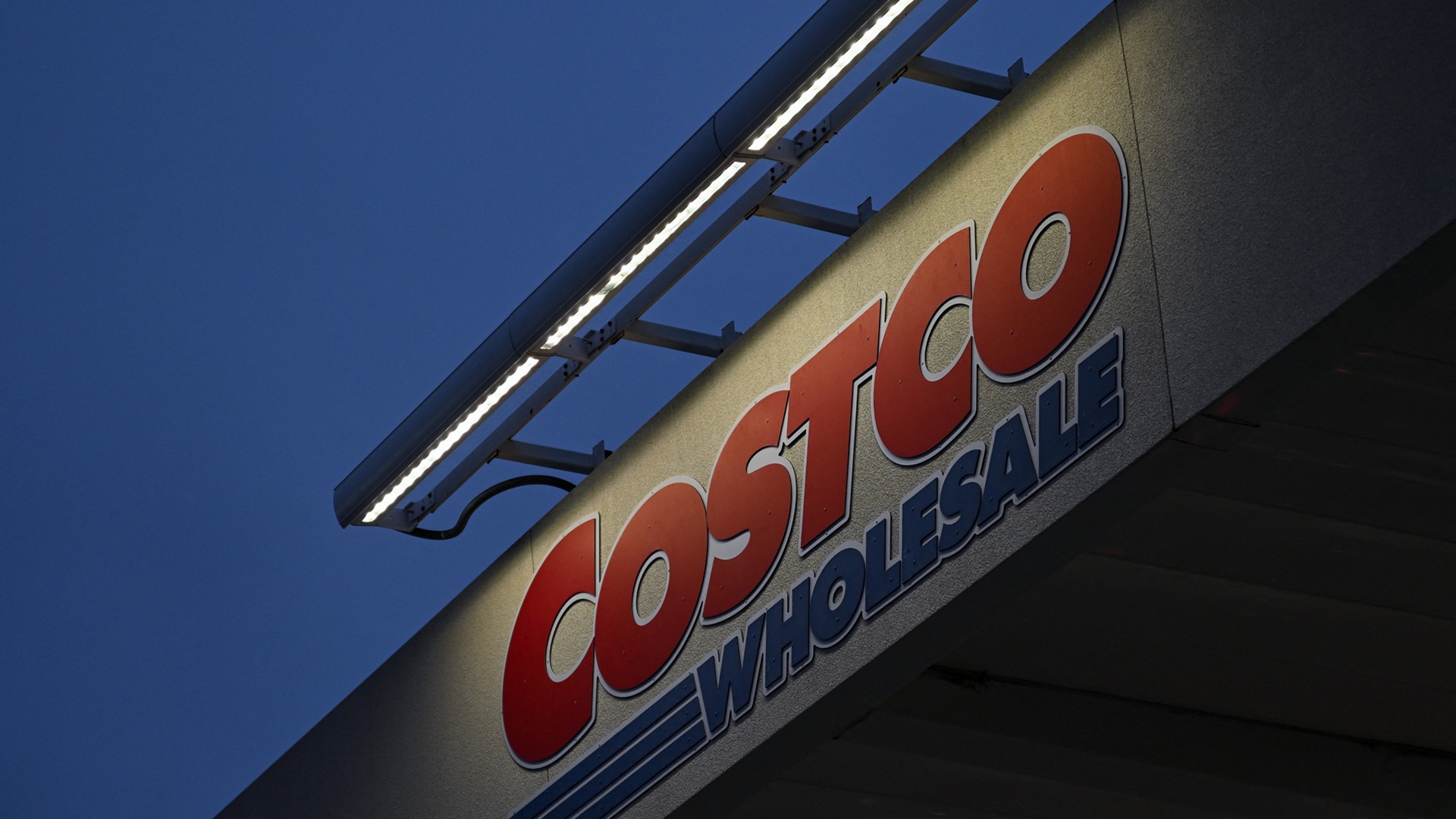 US retail giant Costco challenges Trump tariffs in court 