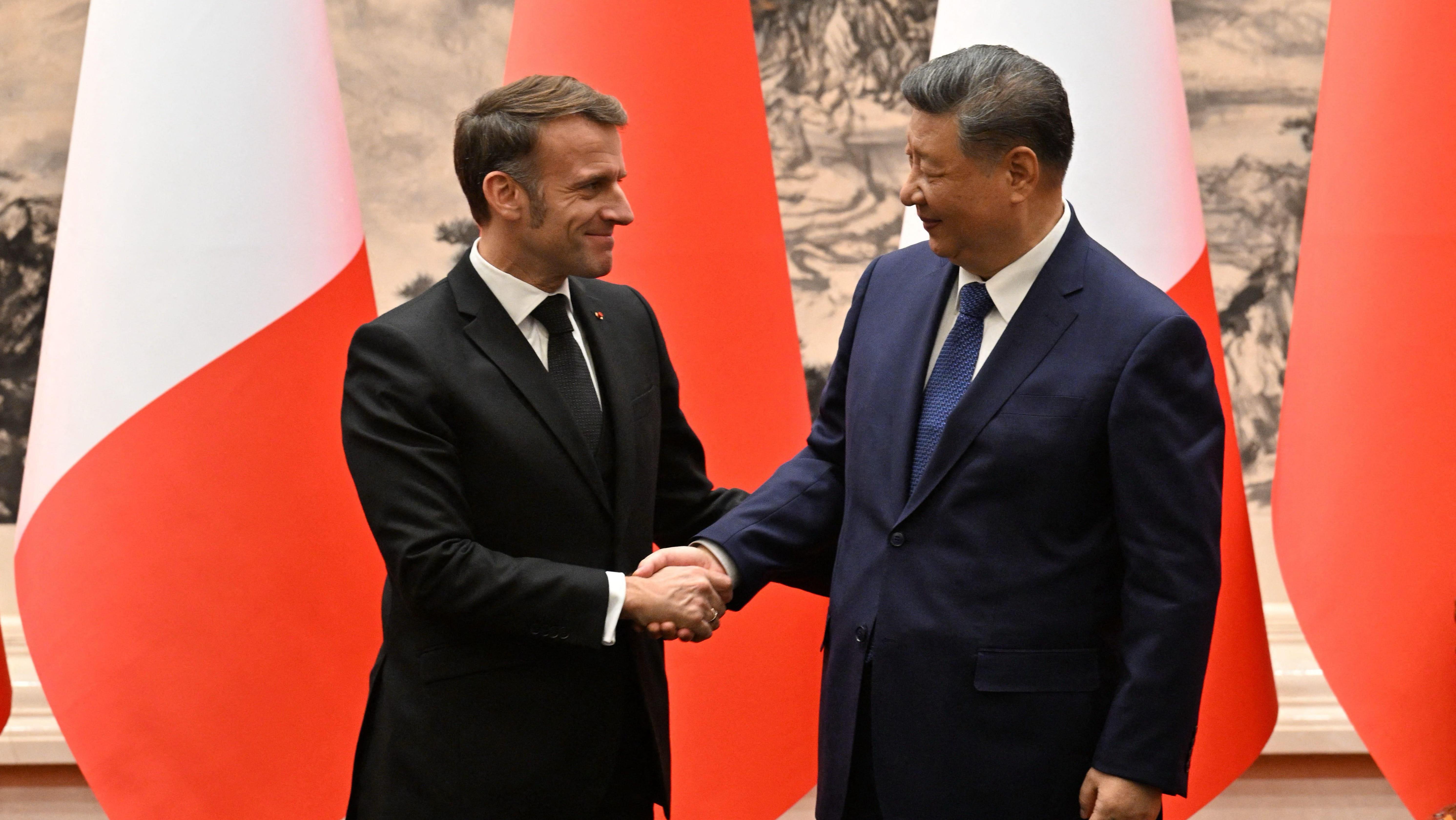 الرئيس الفرنسي يدعو نظيره الصيني إلى تجاوز الاختلافات بين البلدين 