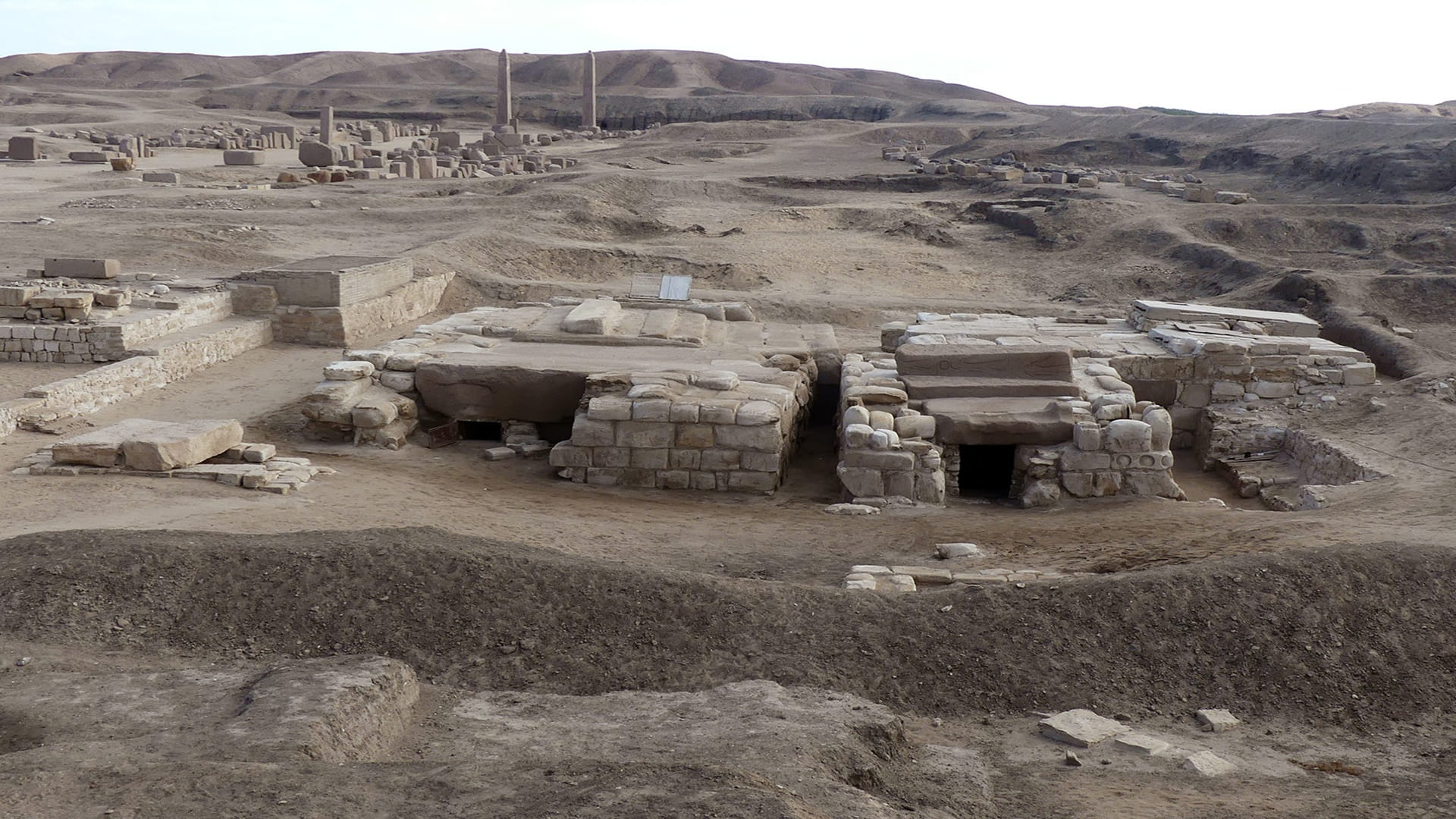 اكتشاف استثنائي لـ225 تمثالاً جنائزياً في مقبرة تانيس بمصر 