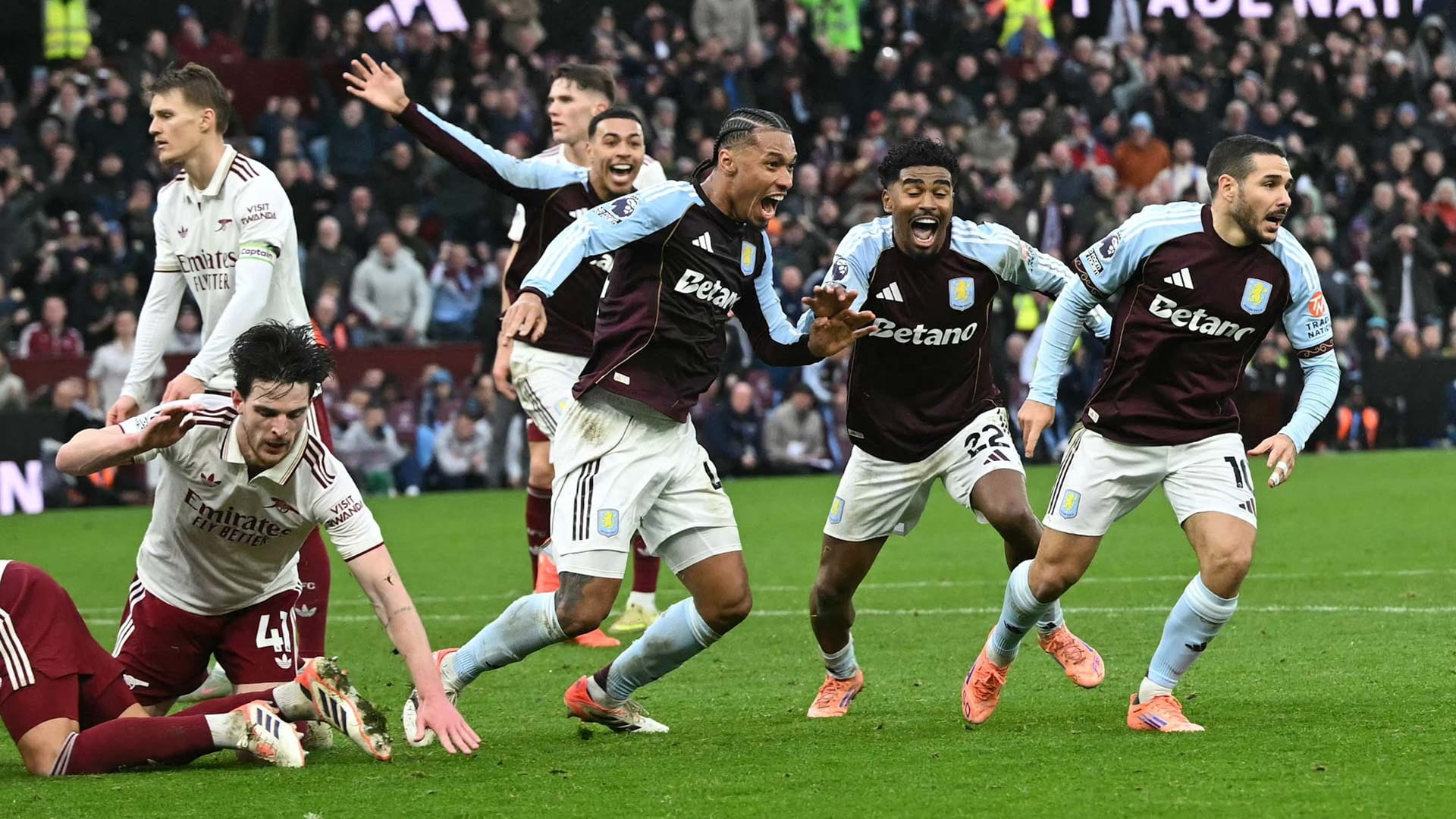 Arsenal stumble against Aston Villa in Premier League 