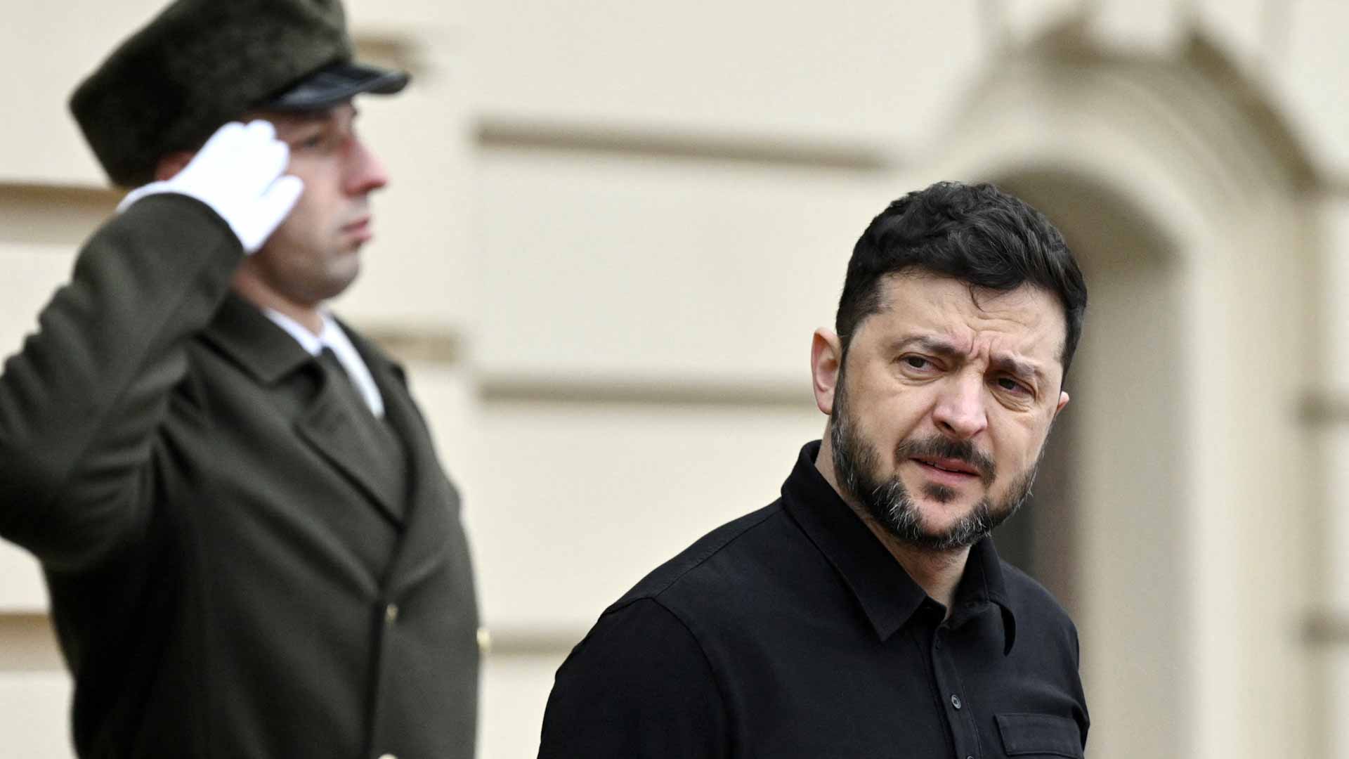 وسط غموض الموقف الروسي.. واشنطن وكييف تواصلان مباحثاتهما  