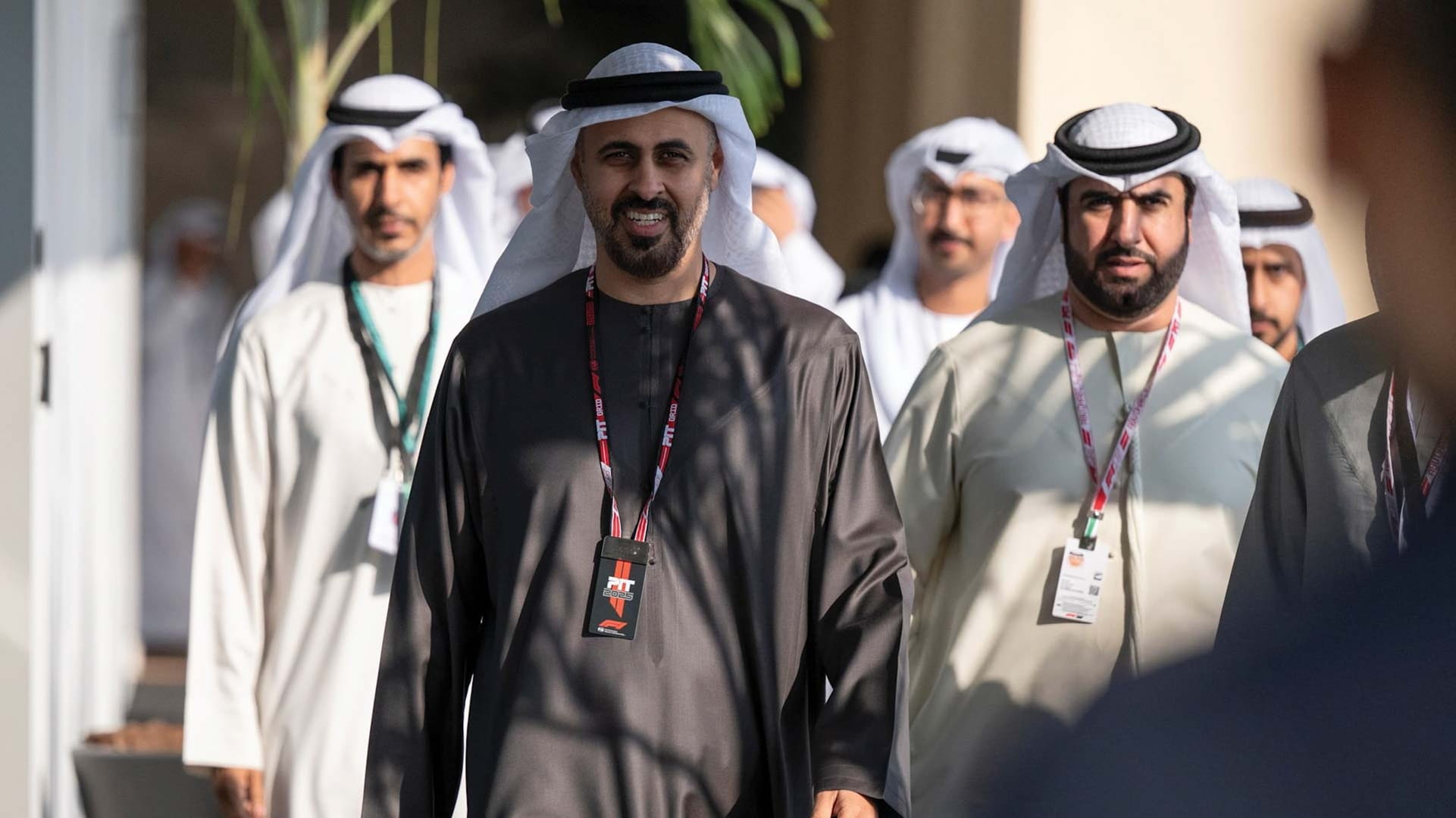 ذياب بن محمد يشهد ختام جائزة الاتحاد للطيران الكبرى للفورمولا 1