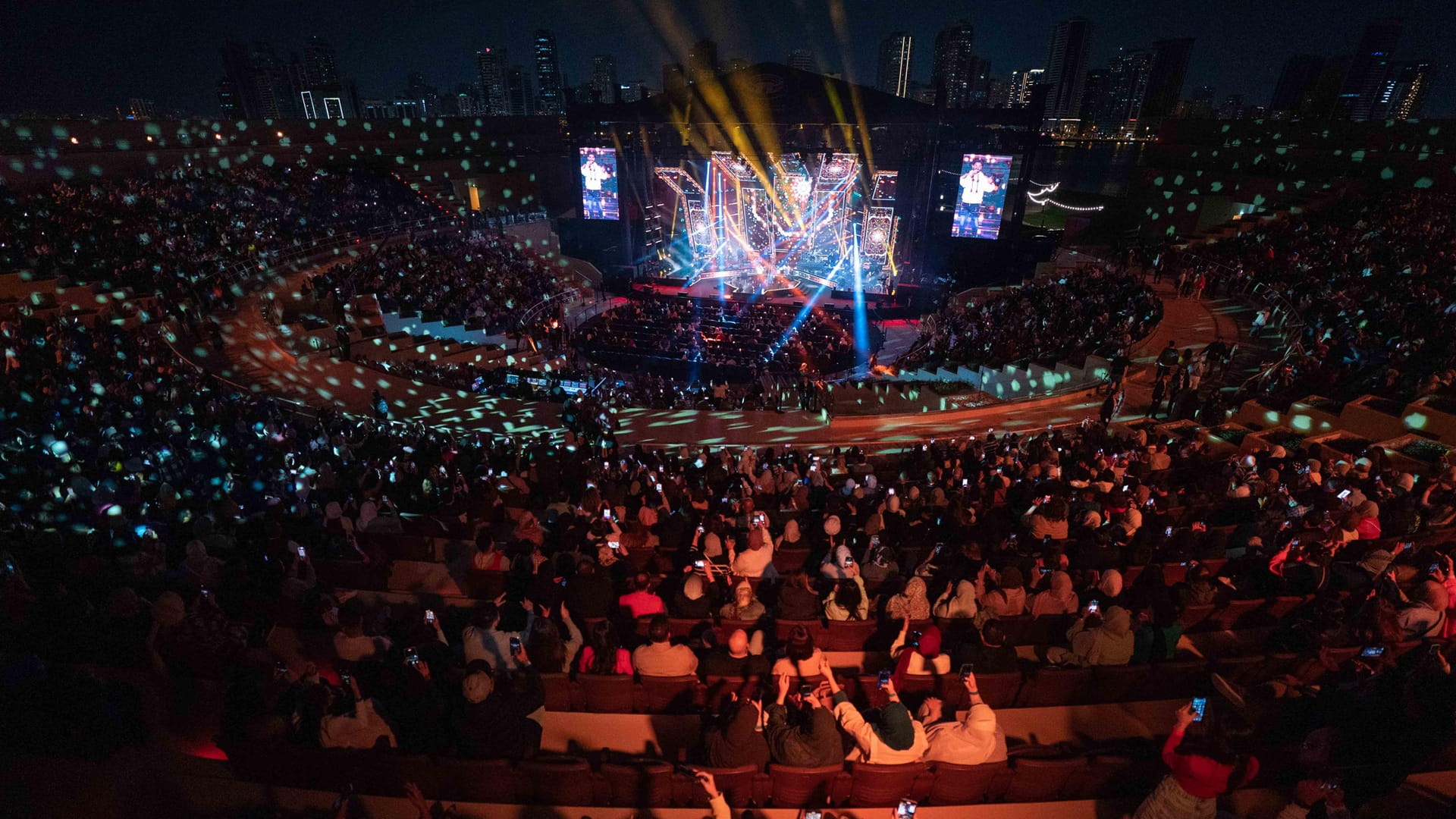 مسرح المجاز في الشارقة يستضيف تامر حسني ومها فتوني 17 يناير