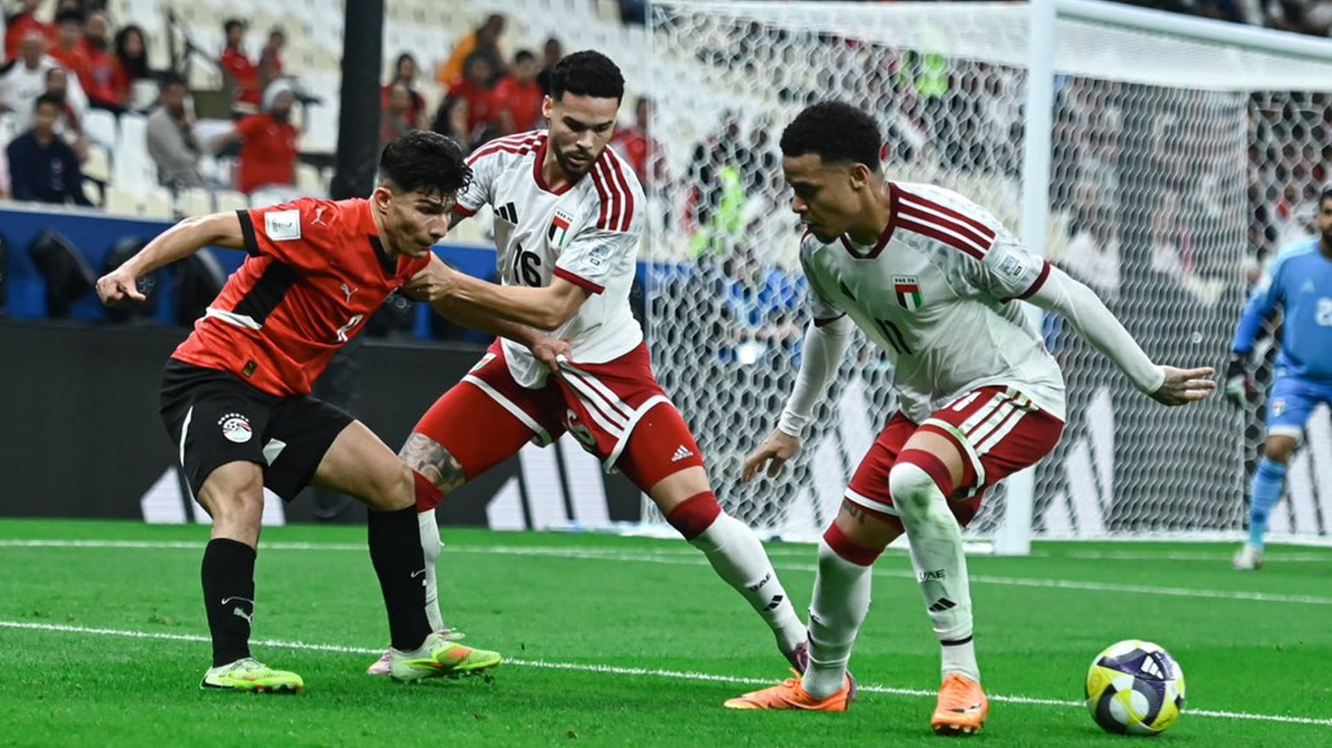 منتخب الإمارات يتعادل مع نظيره المصري في كأس العرب