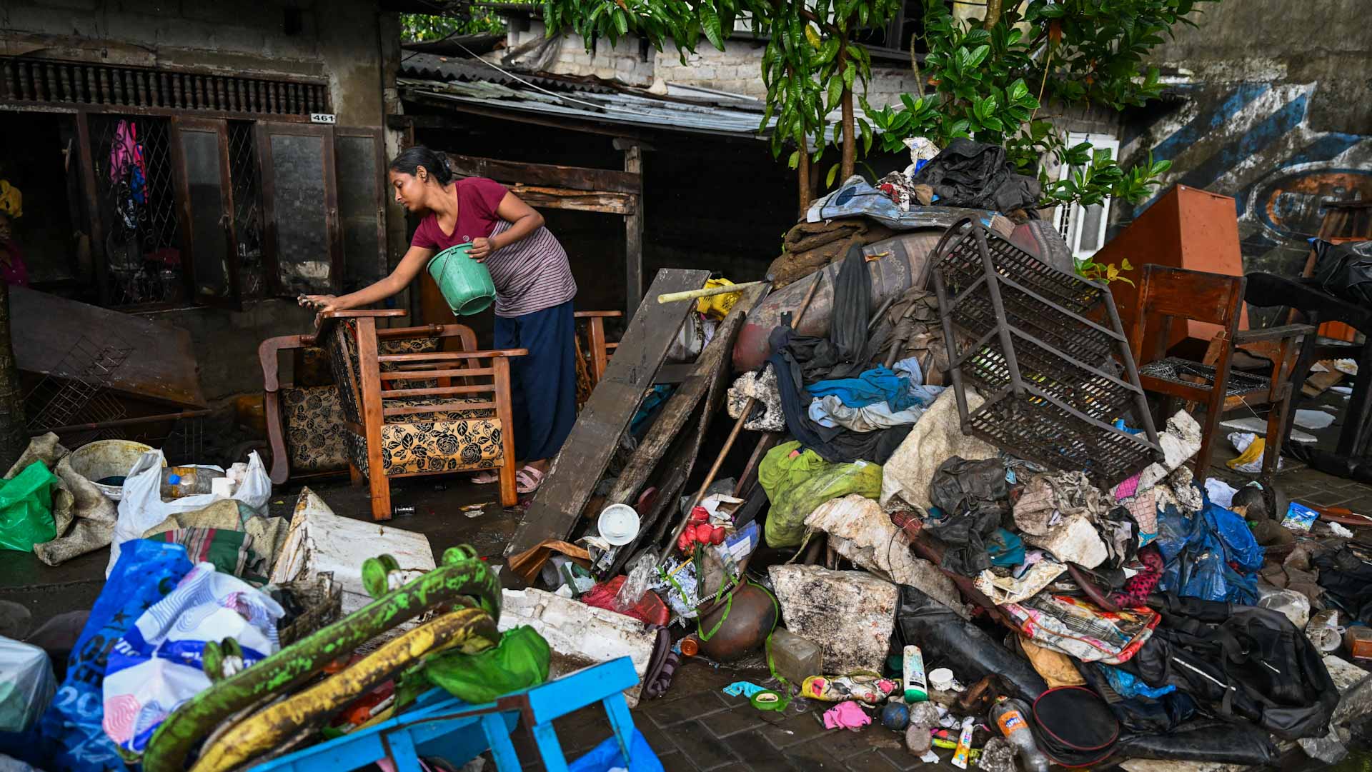 ارتفاع حصيلة فيضانات سريلانكا إلى 618 وتحذيرات من انهيارات جديدة