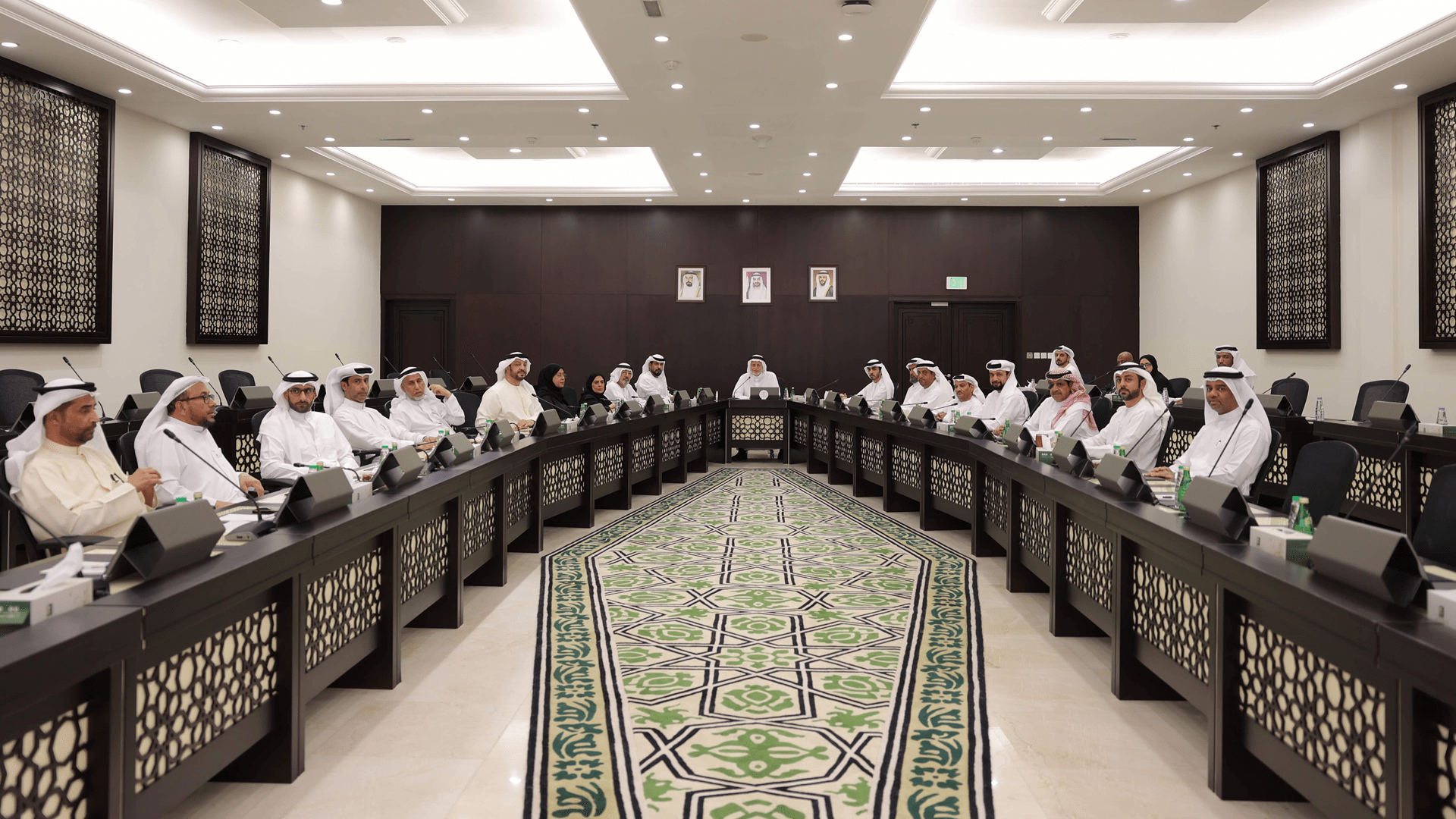 "بلدي الشارقة" يناقش تنظيم استخدام الدراجات ويستعرض مبادرات مجتمعية