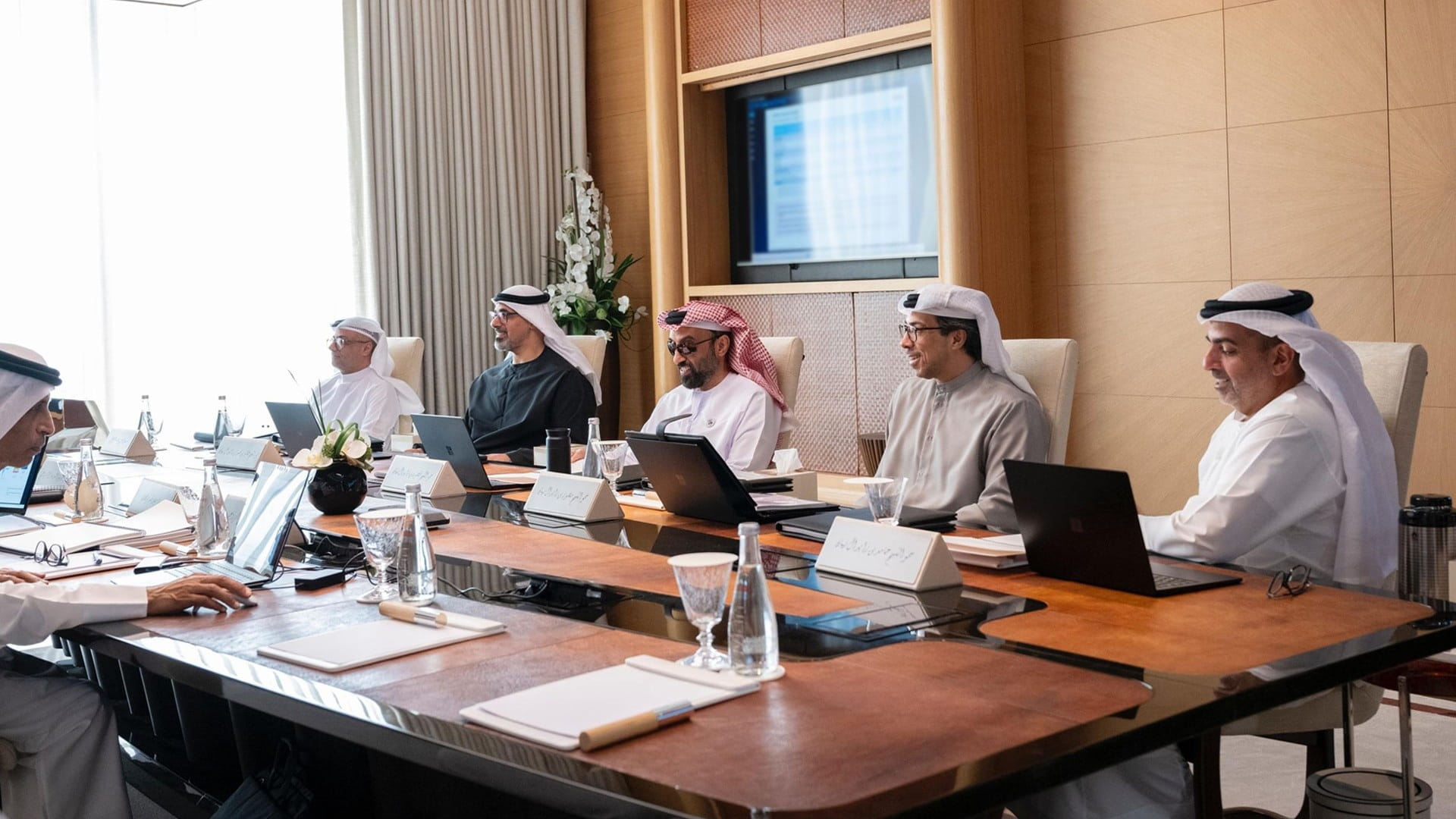 طحنون بن زايد يترأس اجتماع مجلس إدارة جهاز أبوظبي للاستثمار  