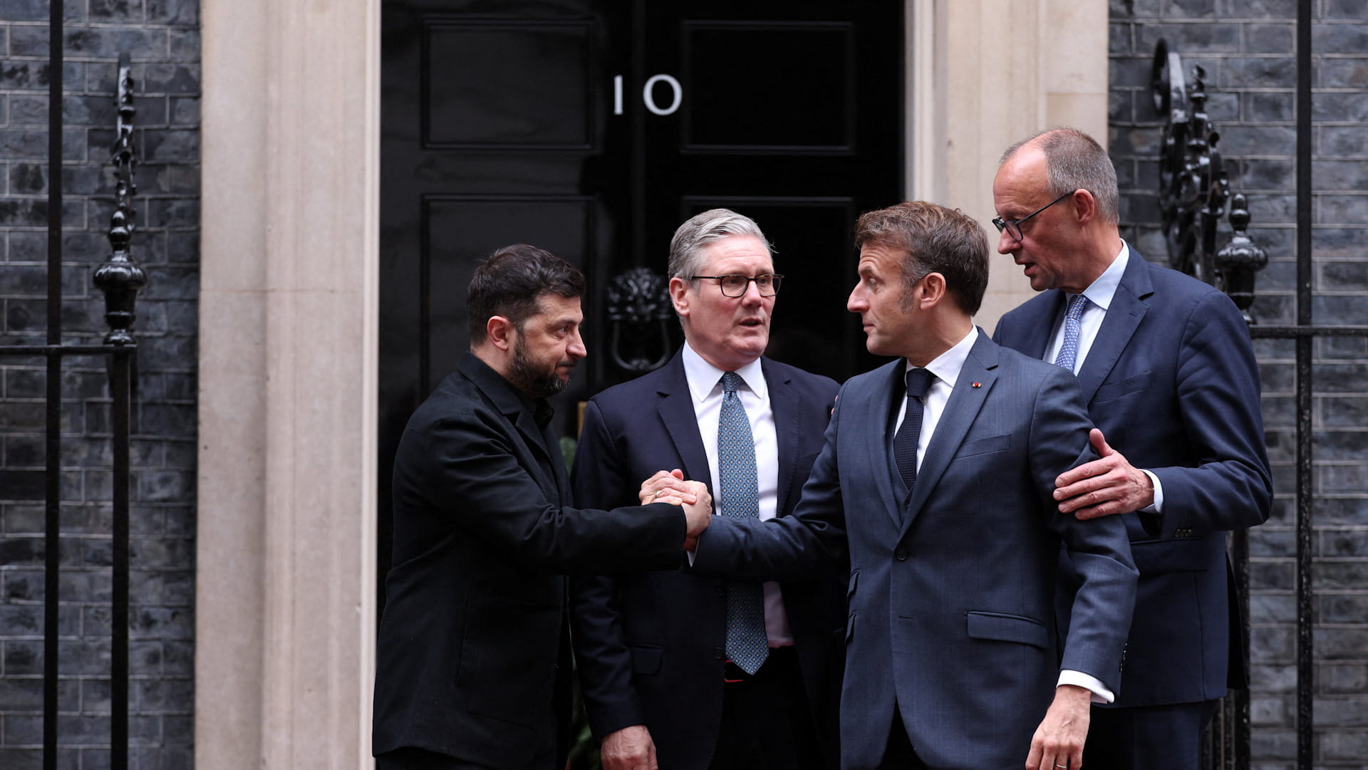 قادة أوروبا يضعون مع ترامب اللمسات الأخيرة لخطة السلام بأوكرانيا 