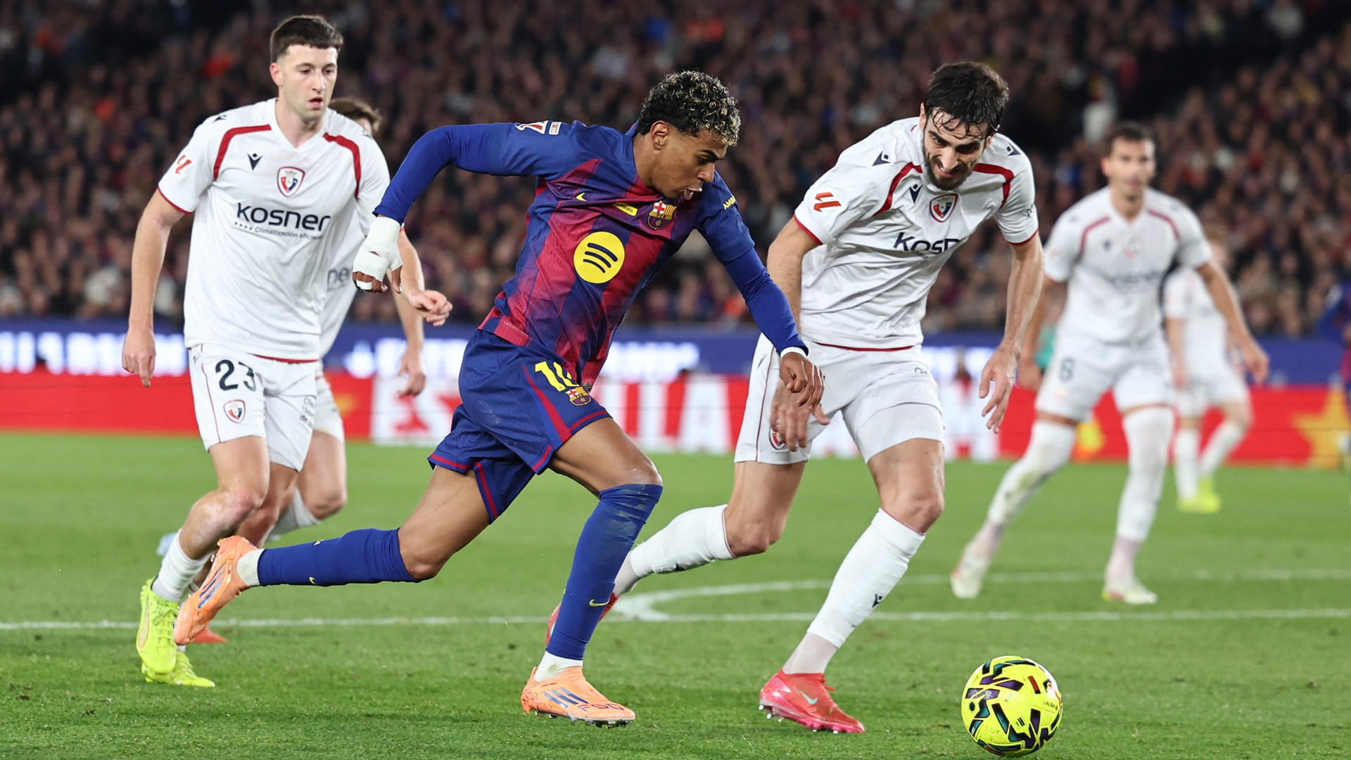 صورة بعنوان: برشلونة يعزز صدارته للدوري الإسباني لكرة القدم 