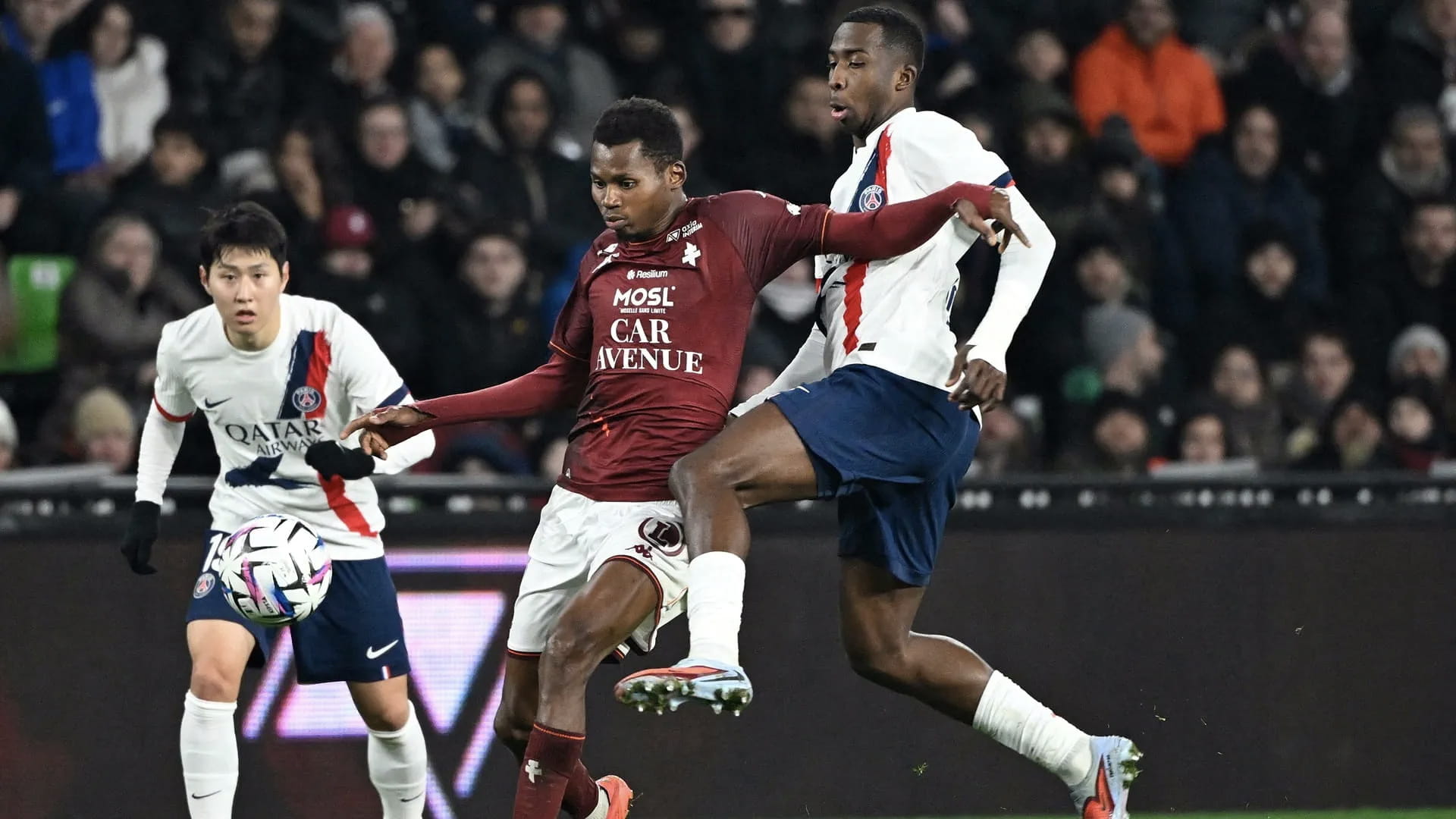 PSG win over Metz, seize French league lead