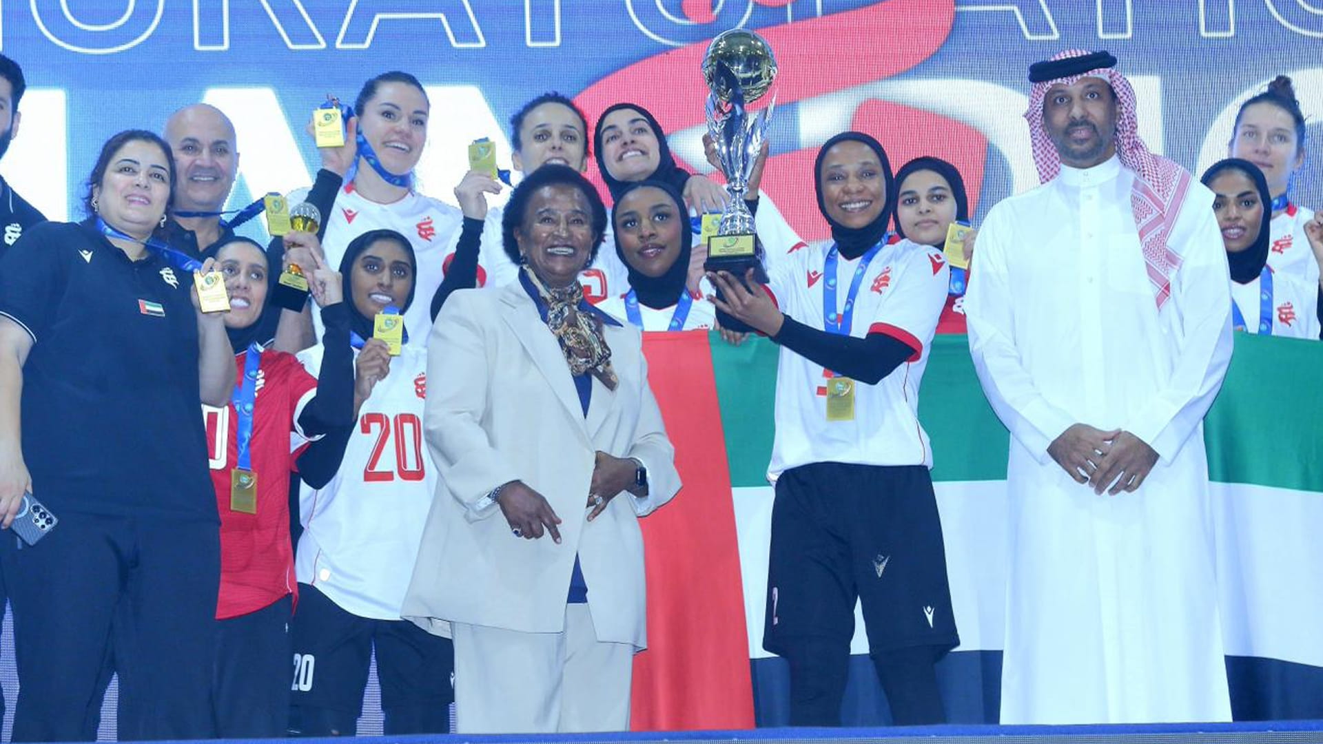 الشارقة يتوّج بلقب النسخة الأولى من بطولة غرب آسيا لسيدات الطائرة 