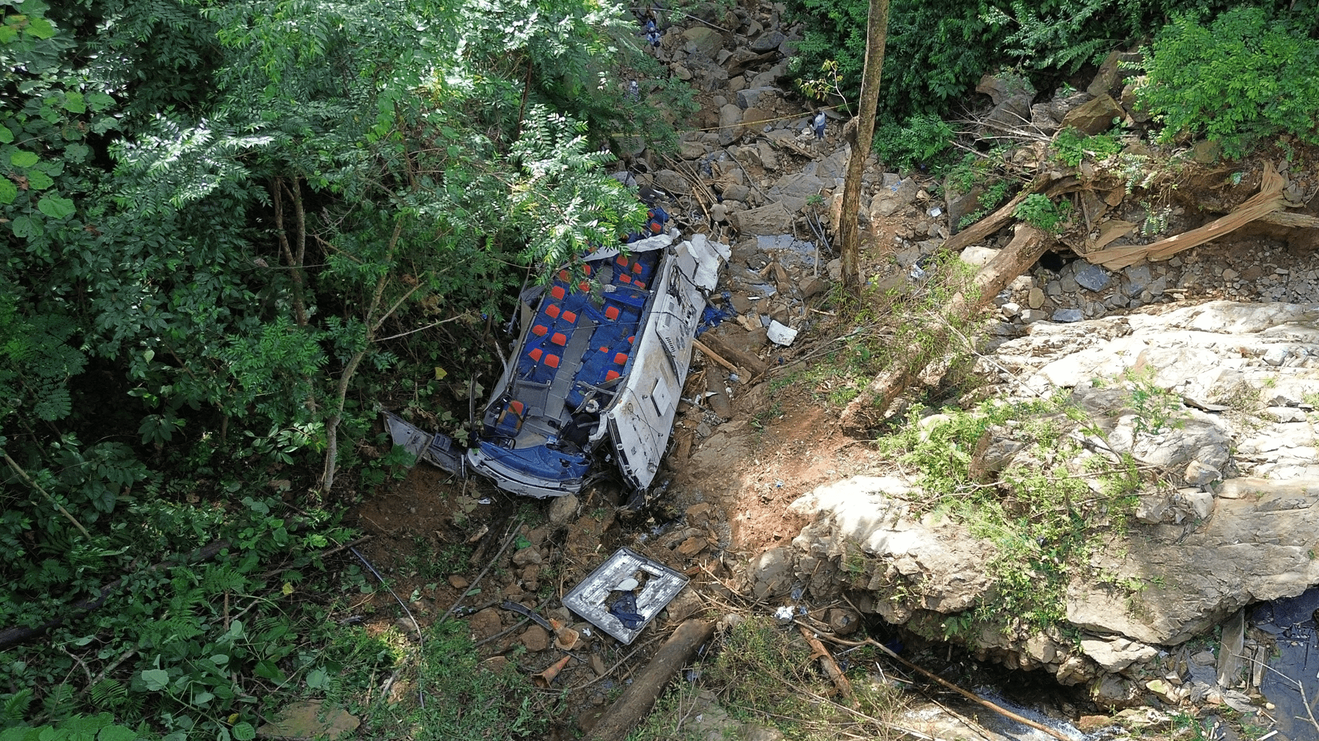17 dead as bus carrying graduates plunges into Colombian ravine