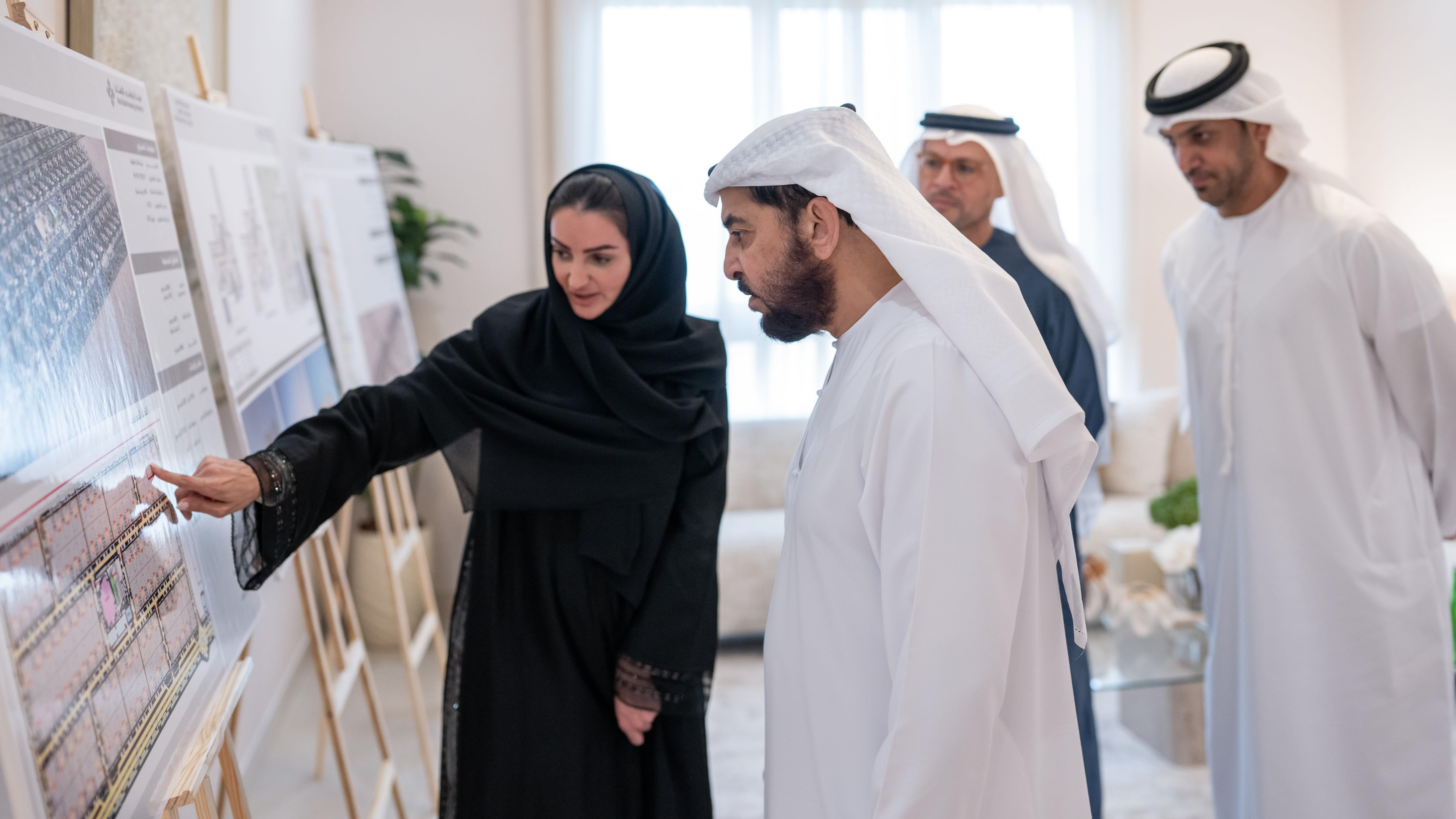 حمدان بن زايد: تعزيز الاستقرار الأسري في صميم توجيهات رئيس الدولة 