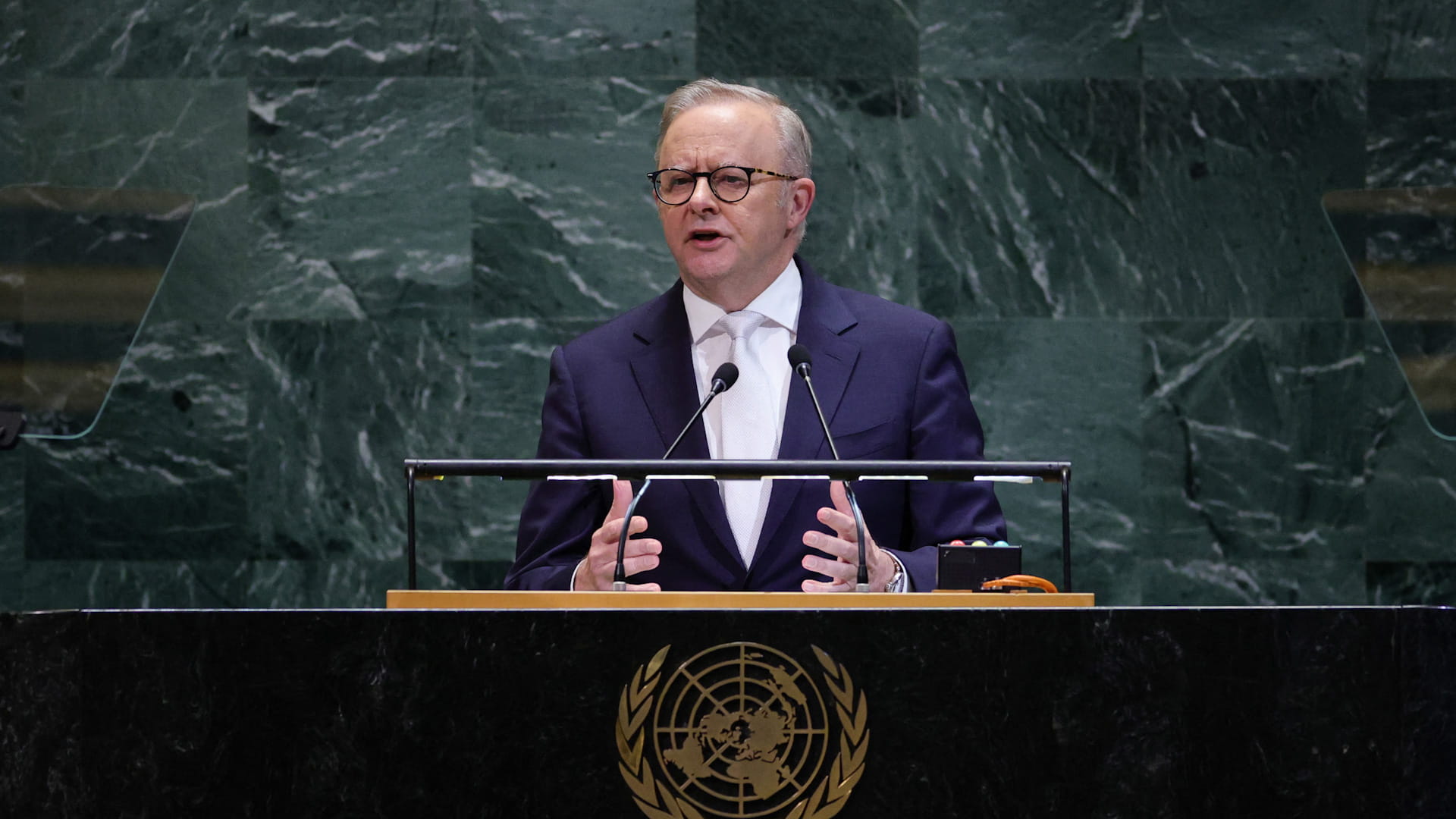 أستراليا تشدد قوانين حيازة الأسلحة بعد هجوم شاطئ بونداي بسيدني