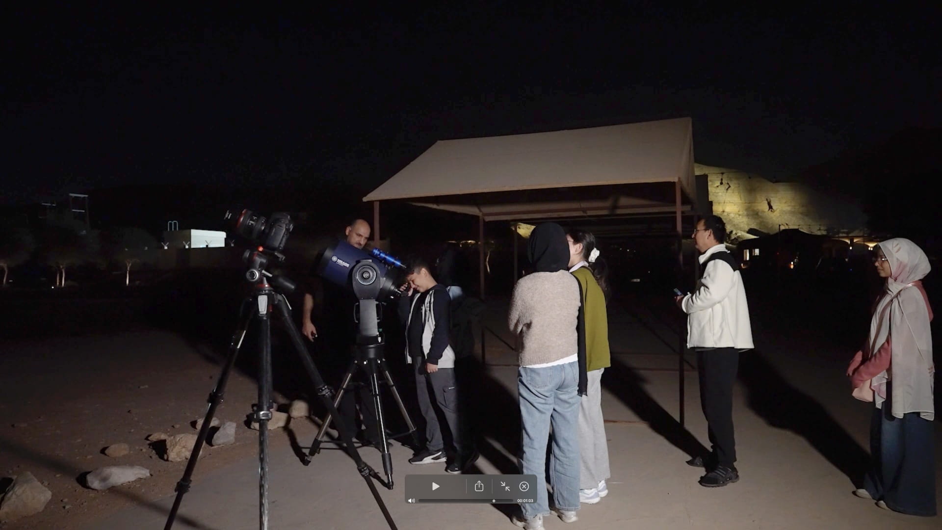 أكاديمية الشارقة لعلوم الفلك تنظم رحلة لرصد زخة شهب التوأميات 