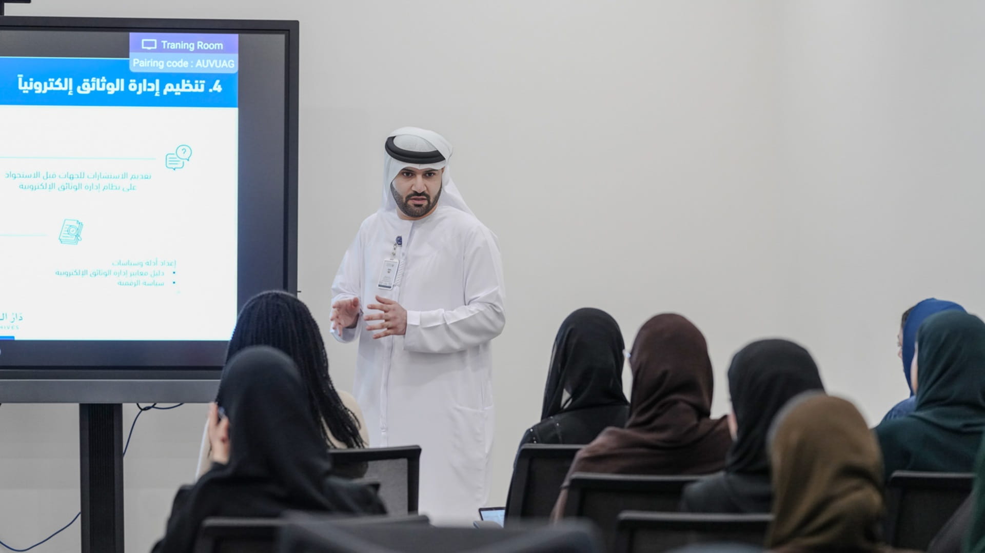 2طلاب السوربون يطلعون على أحدث تقنيات إدارة الوثائق في الشارقة