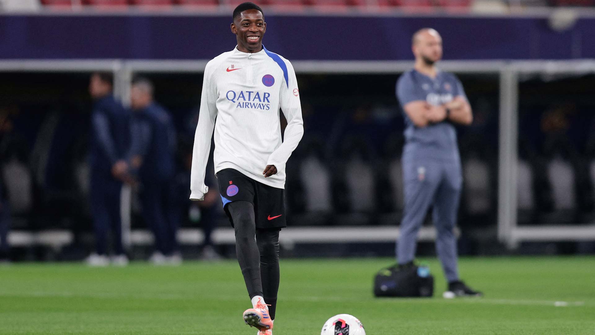 الفرنسي ديمبيليه يتوج بجائزة "الأفضل" من "الفيفا"