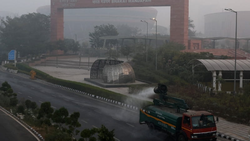 دلهي تحظر تنقل المركبات والسكان في محاولة للحد من التلوث بالهند