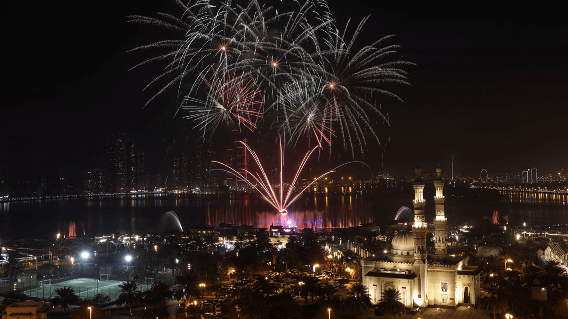 الشارقة تستقبل رأس السنة بعروض استثنائية في 6 من وجهات "شروق"  