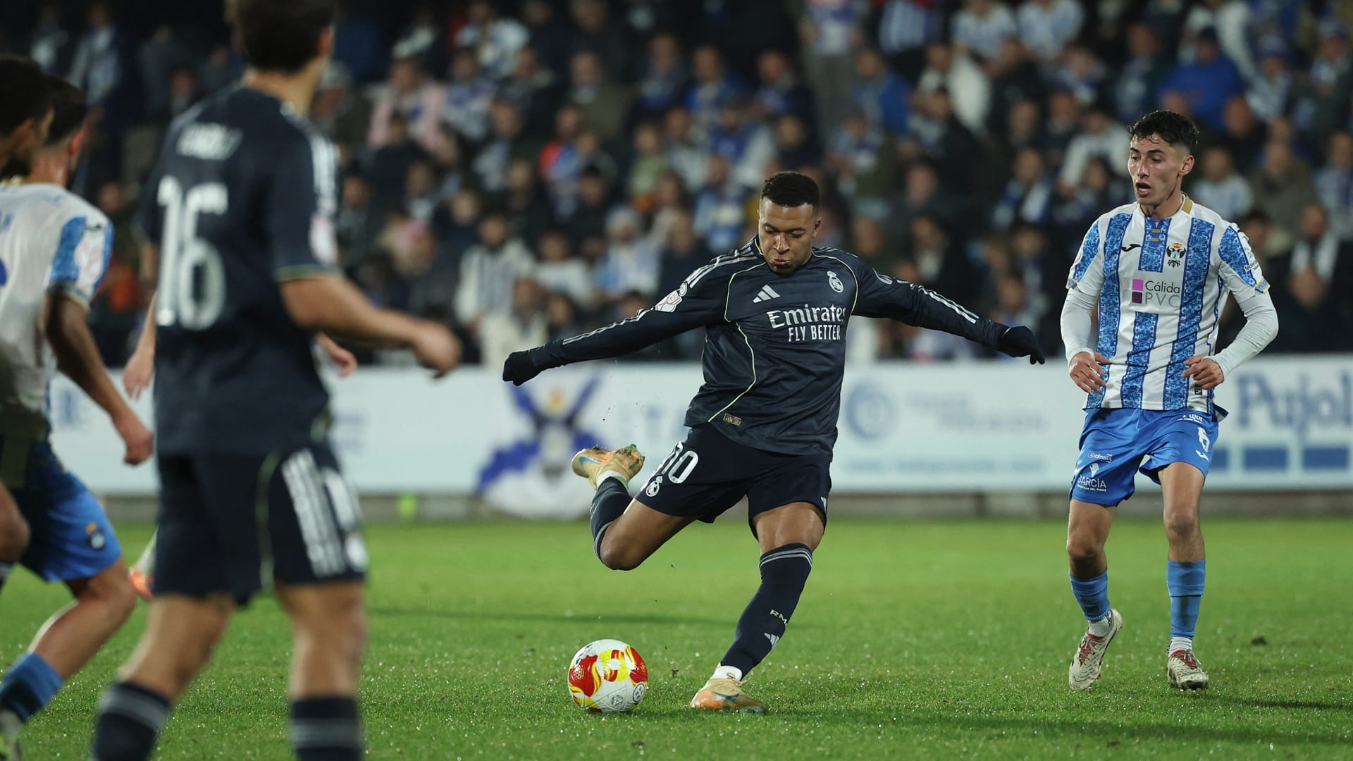 ريال مدريد يتأهل لثمن نهائي كأس ملك إسبانيا 