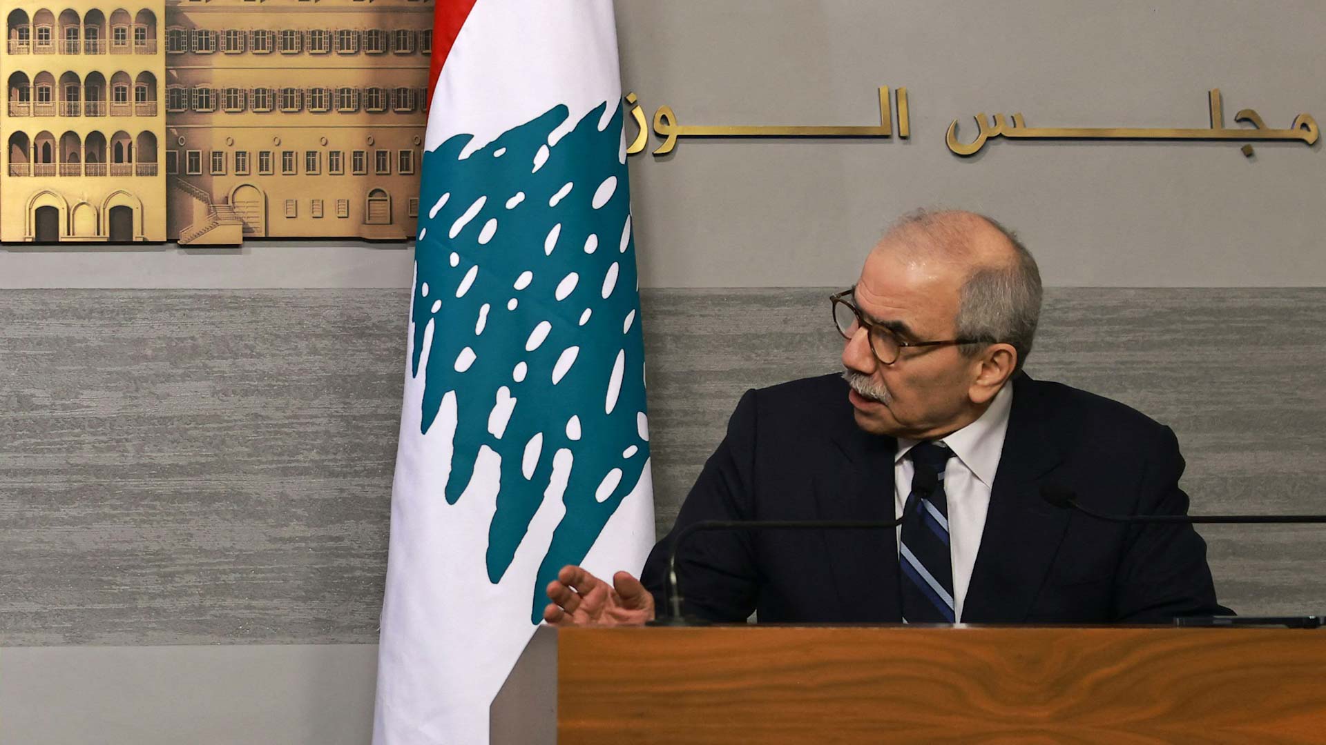Lebanon PM releases long-awaited banking reform draft law 
