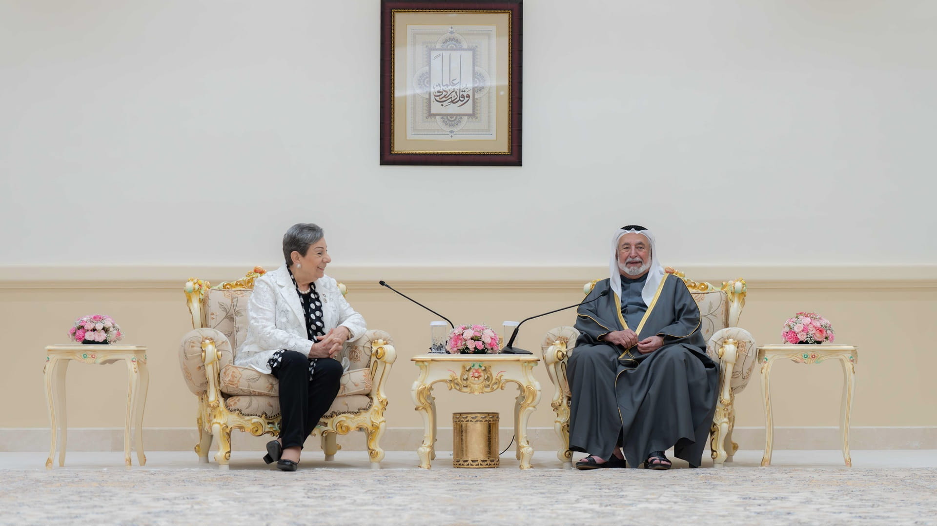 Sharjah Ruler receives a delegation from Birzeit University 