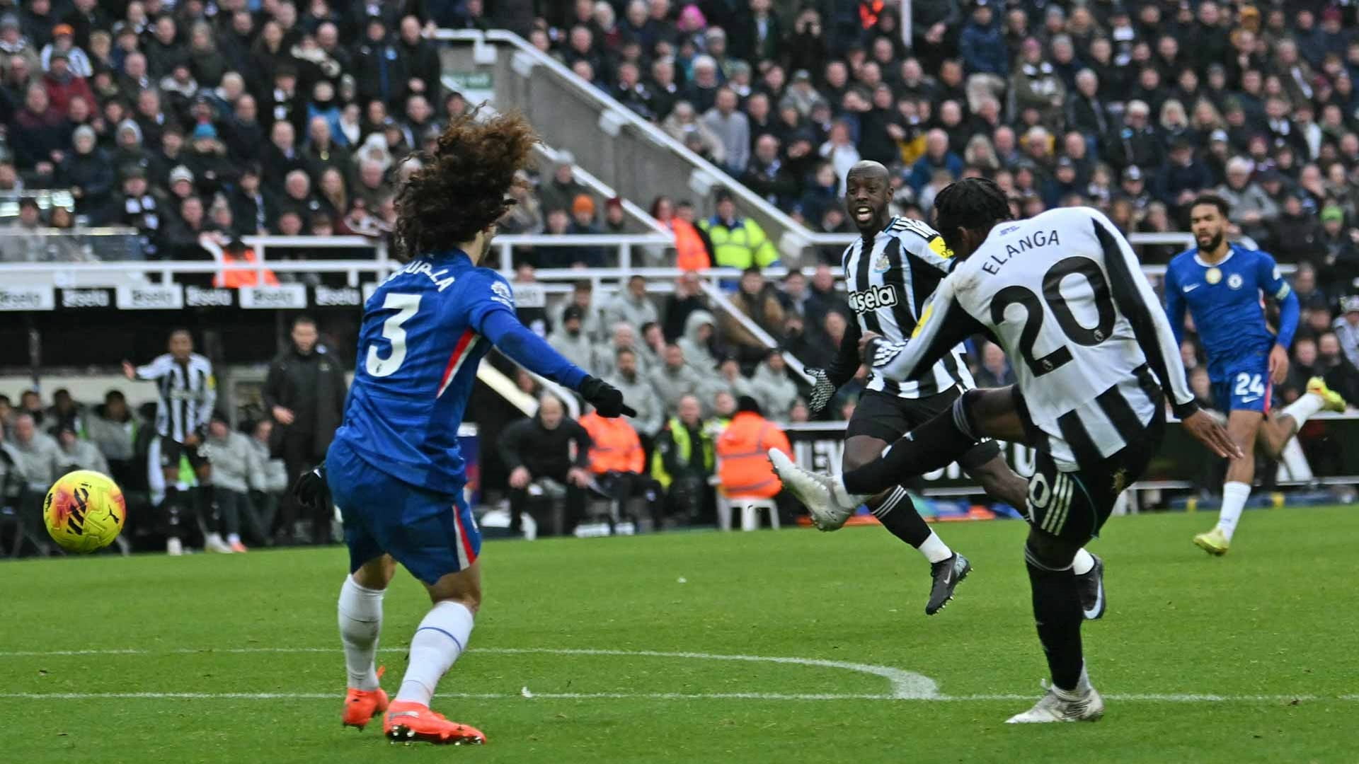 تشلسي يخطف نقطة ثمينة من أمام نيوكاسل في الدوري الإنجليزي 