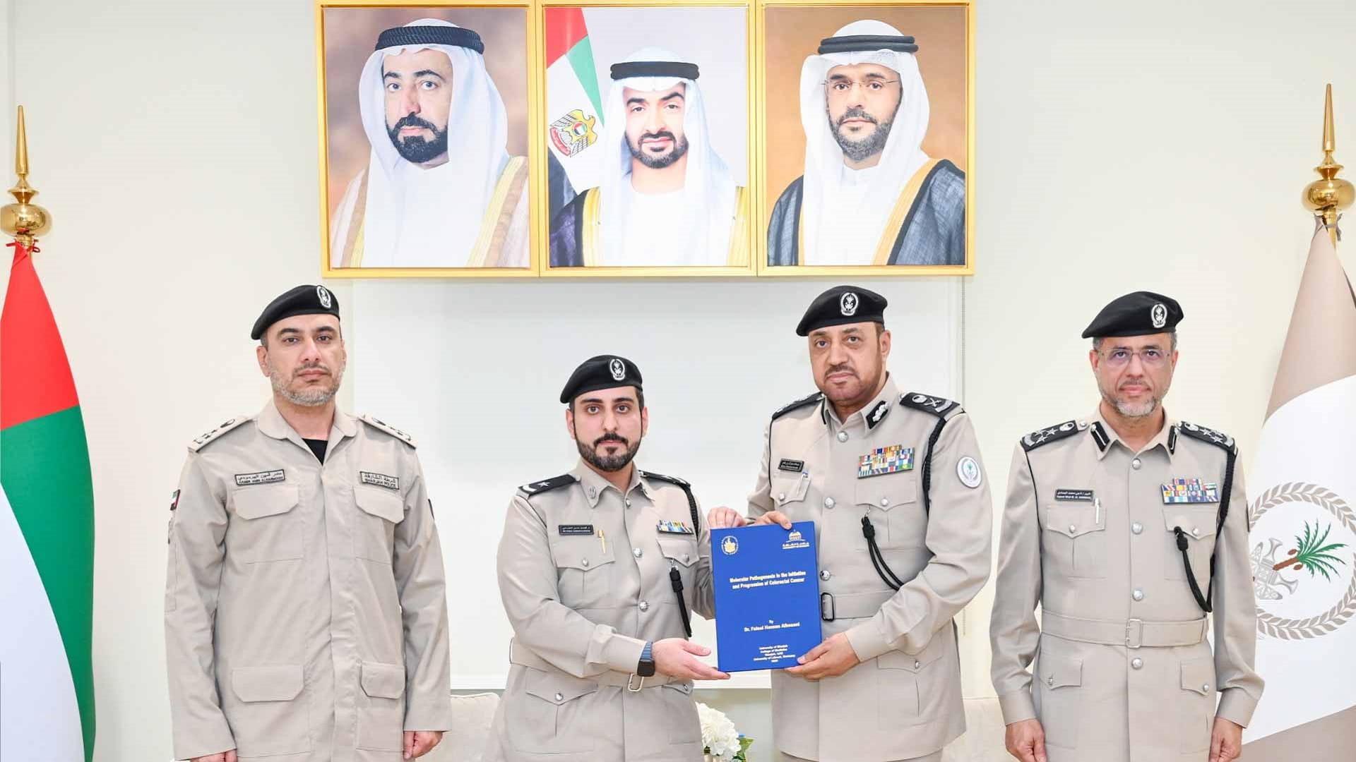 اللواء ابن عامر يكرّم الملازم الدكتور فيصل حسن الحوسني 