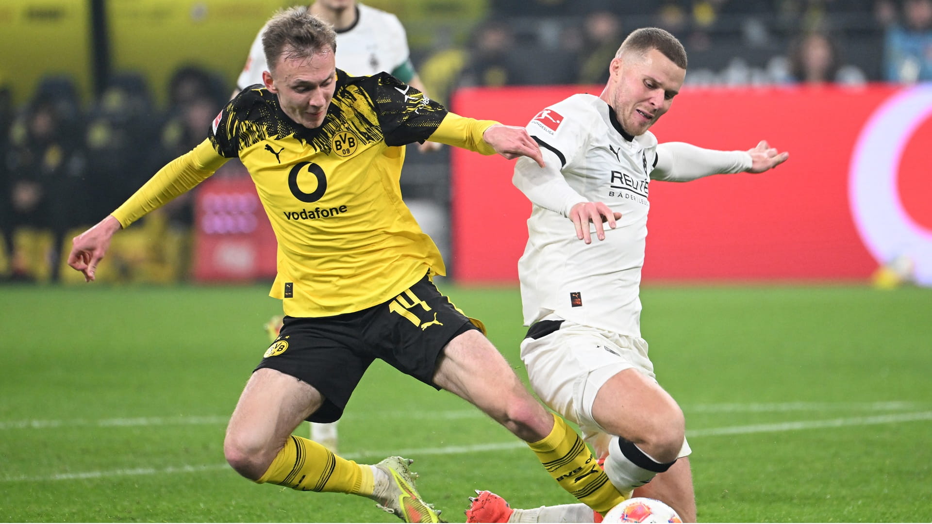 Dortmund climbs to second place in the Bundesliga