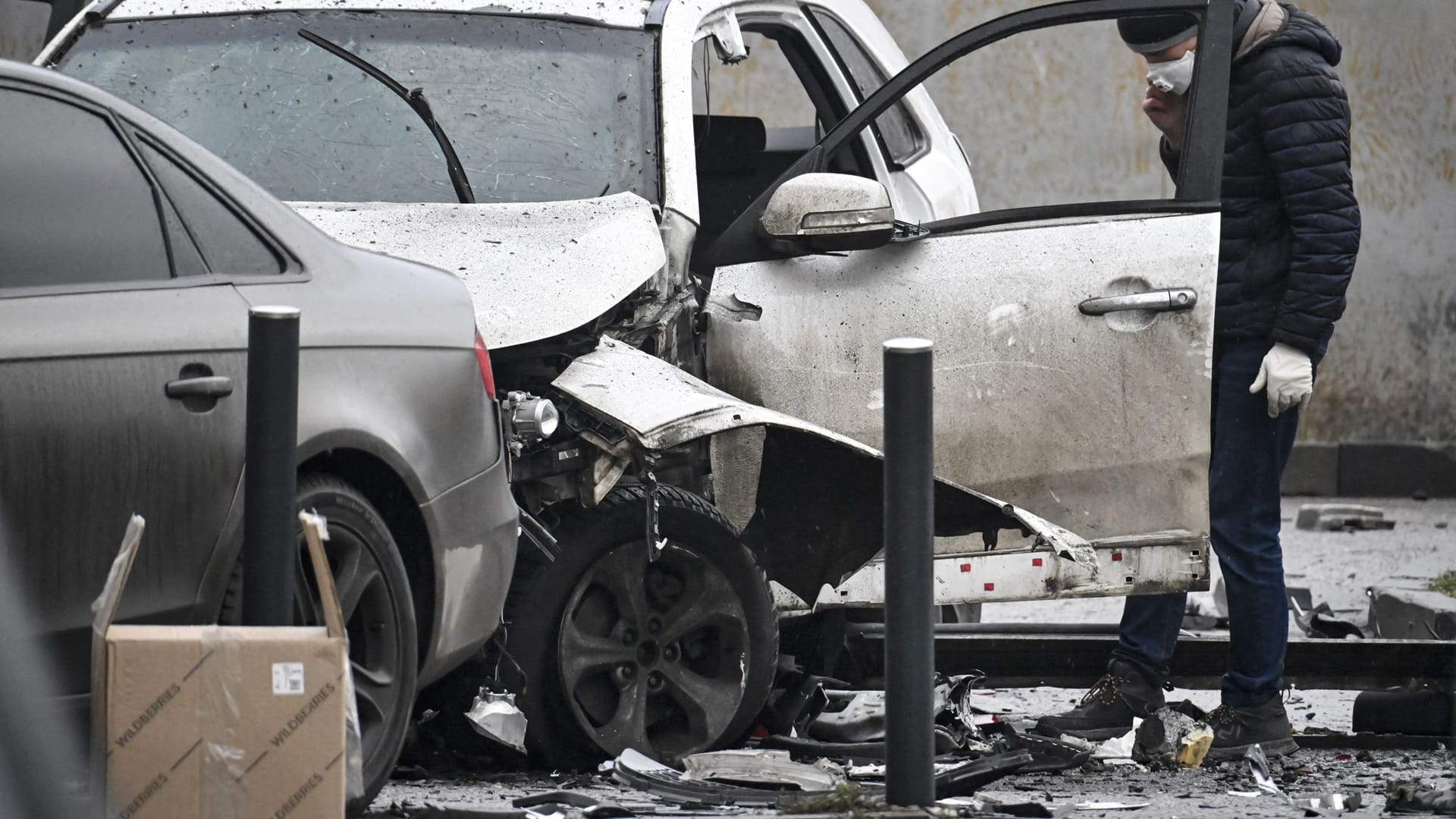 Moscow car blast kills Russian general hours after US talks 