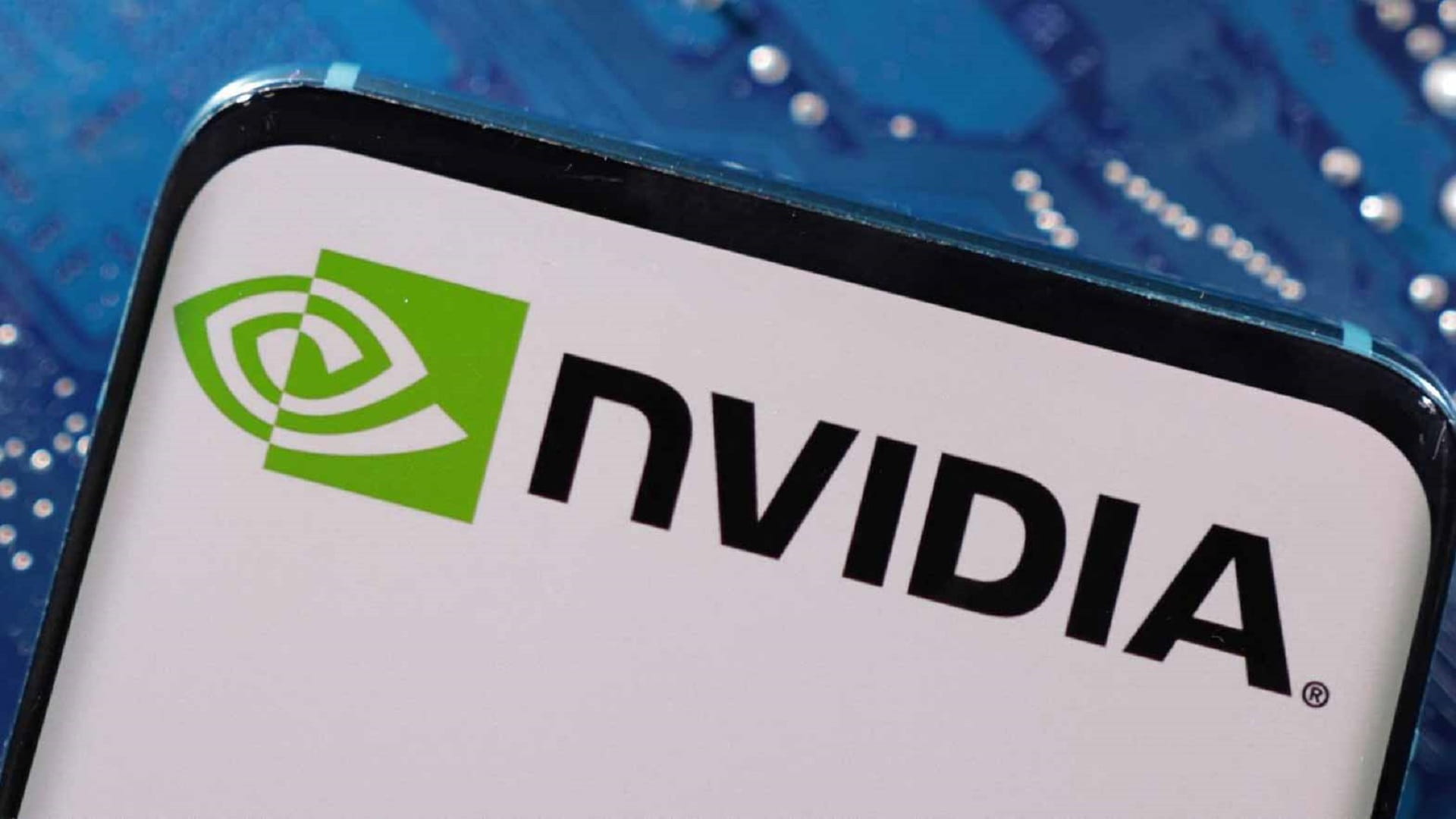 Nvidia prepares to resume H200 chip exports to China 