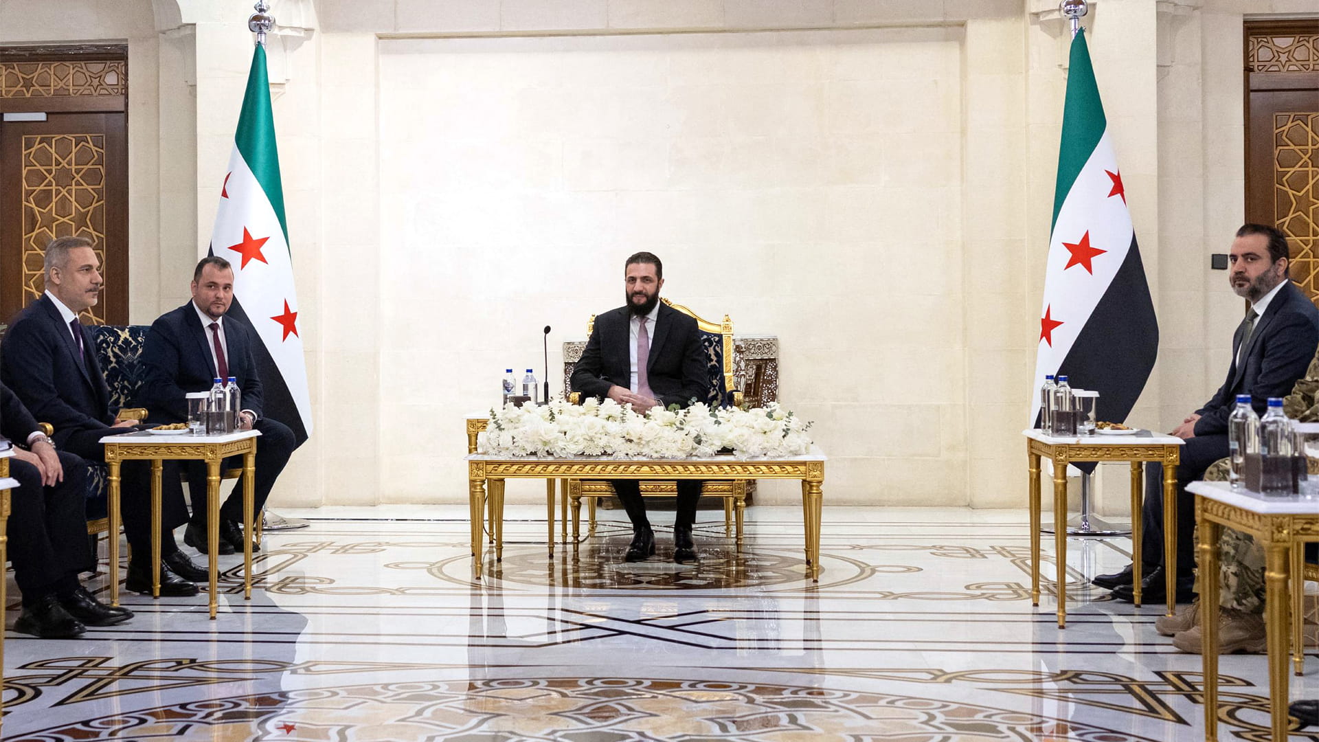 تركيا: لا ينبغي أن يشكل الأكراد عقبة أمام استقرار سوريا