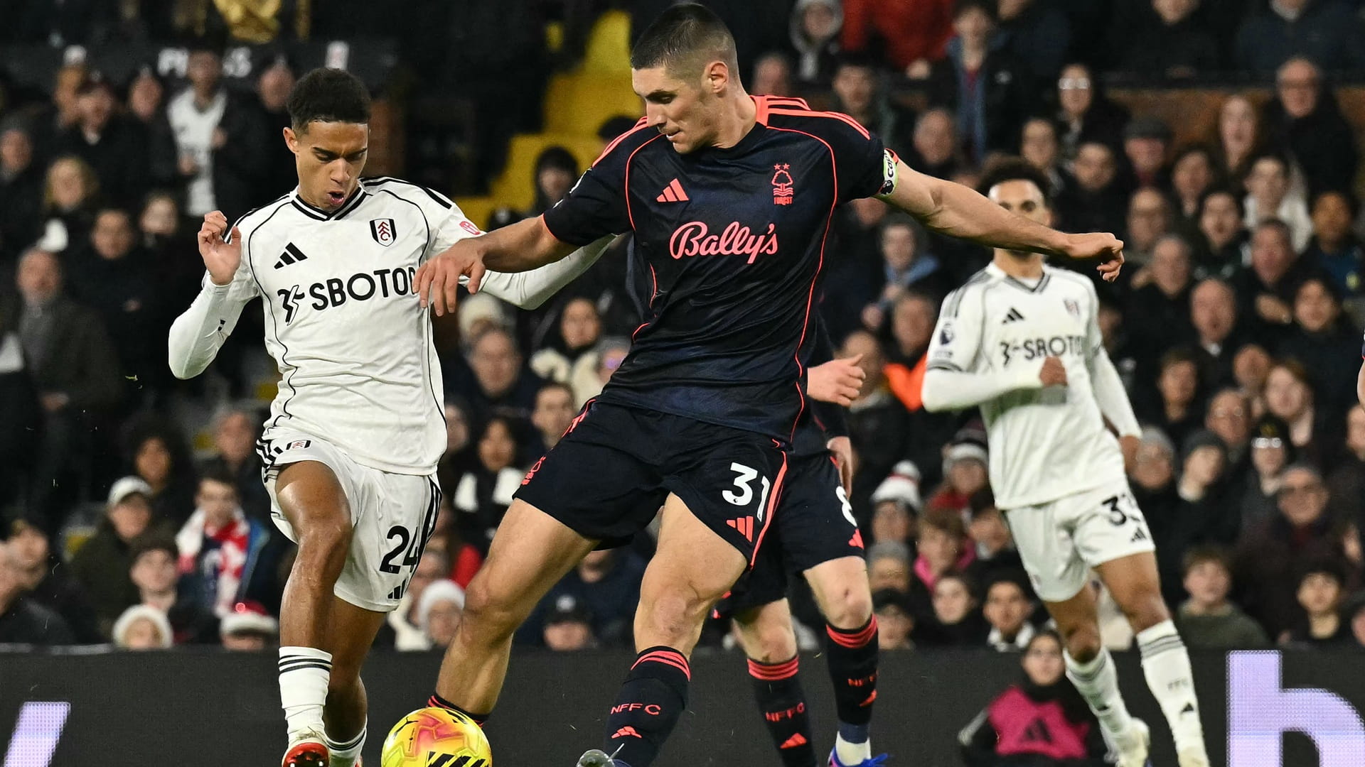 صورة بعنوان: فولهام يتخطى نوتنغهام في ختام المرحلة 17 من الدوري الإنجليزي 