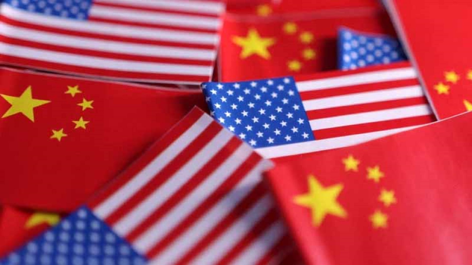 أميركا تفرض رسوماً جمركية على الرقائق المستوردة من الصين 